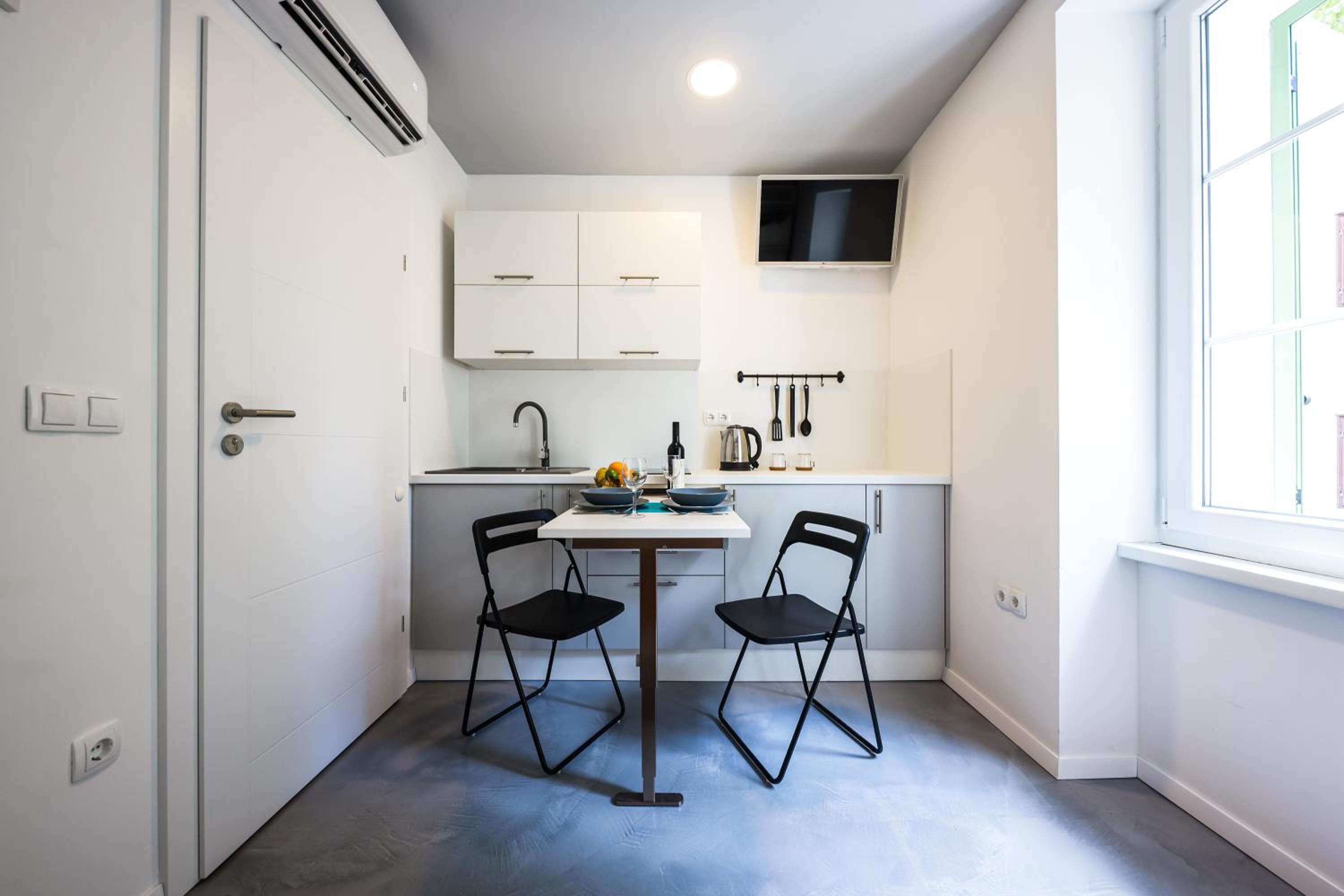 1914 Studio Apartments