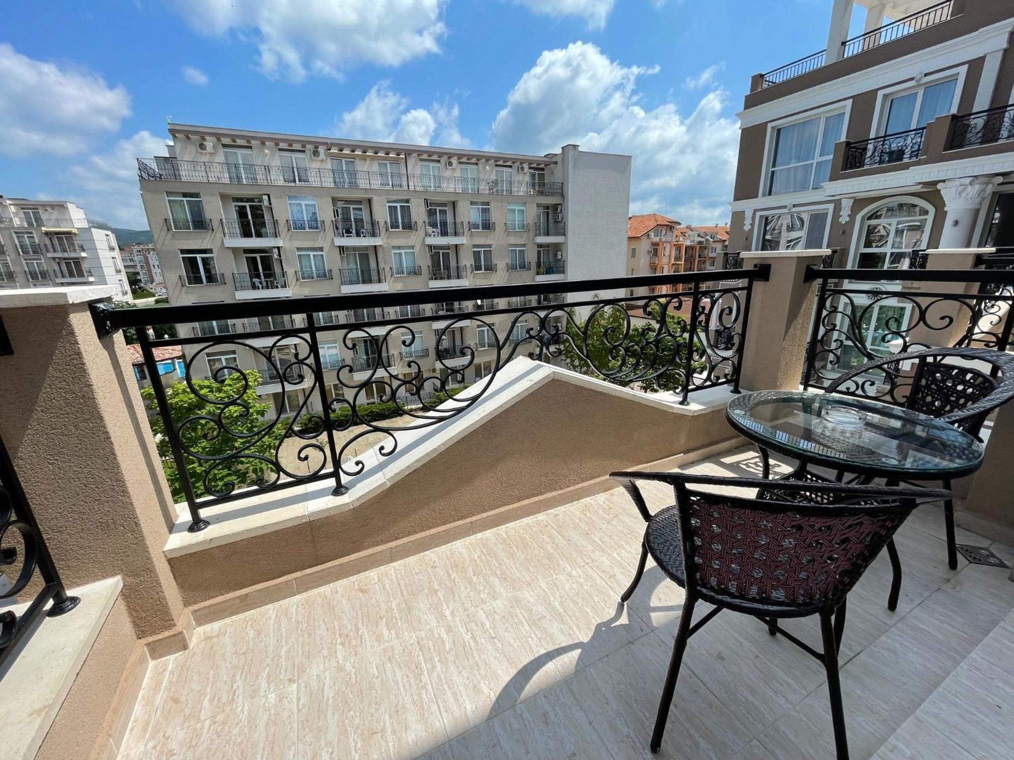 balcony