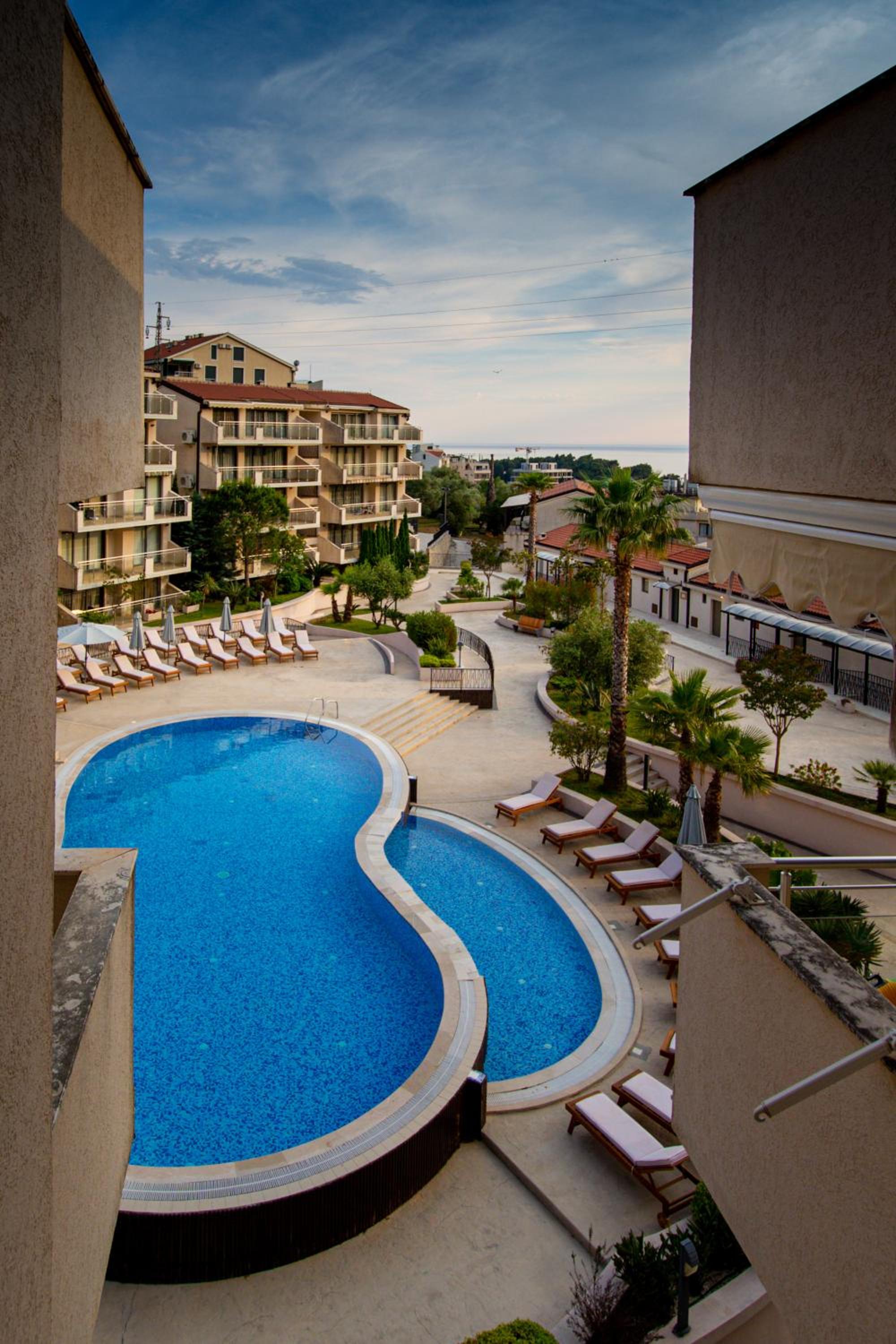 Charming apartment near beach photo 1
