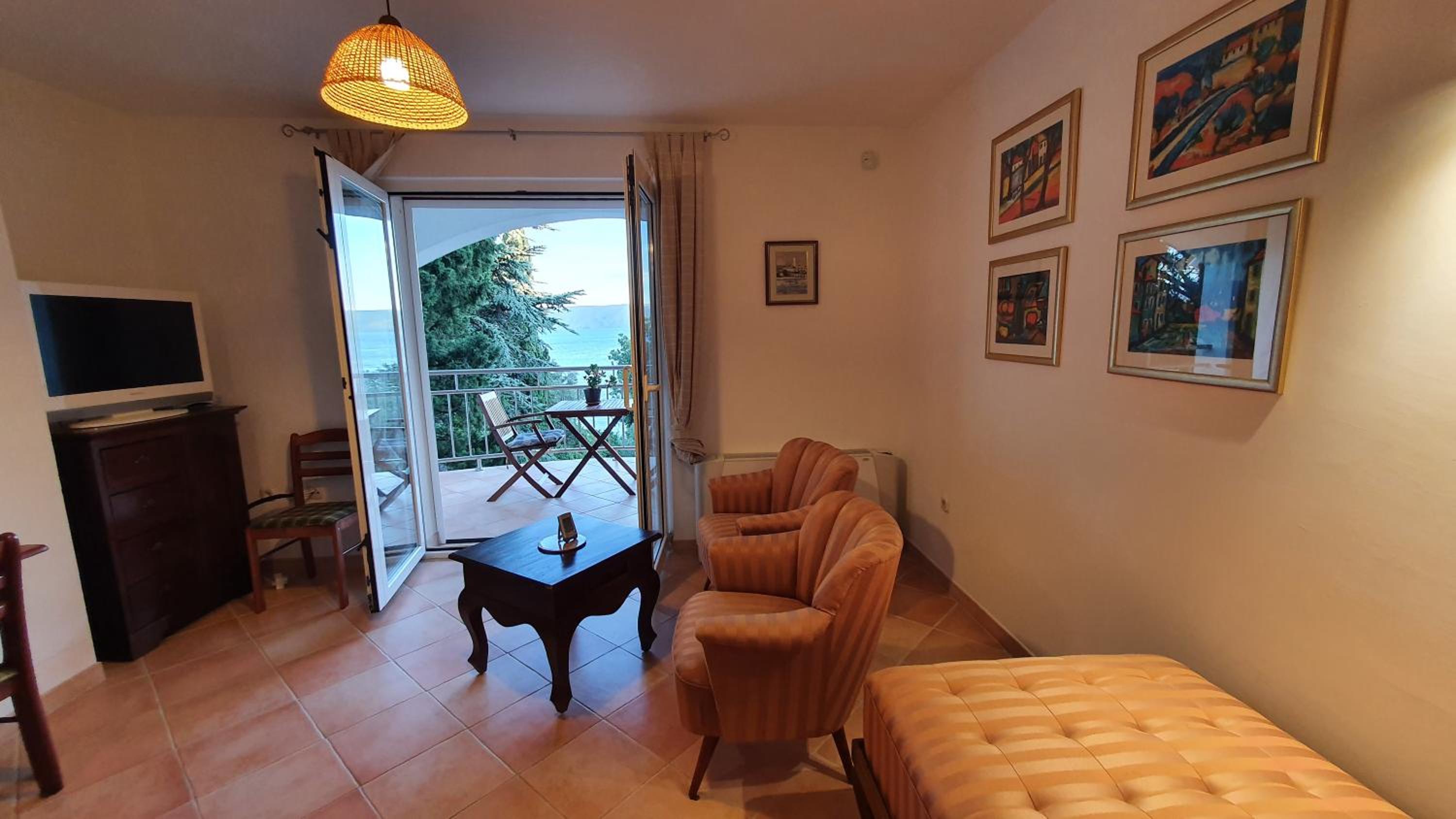 Sea Side Apartments 4*