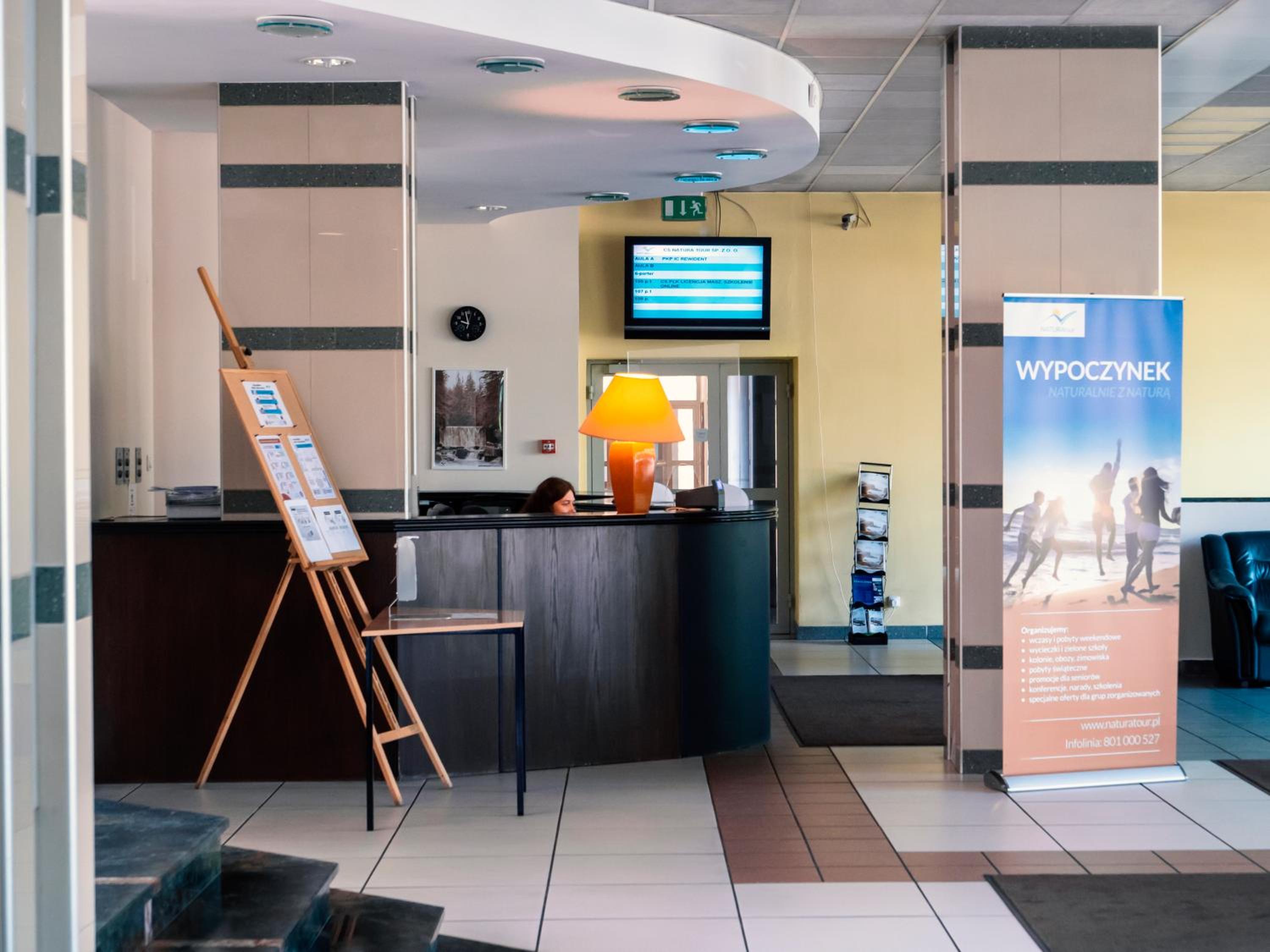 Lobby & Reception