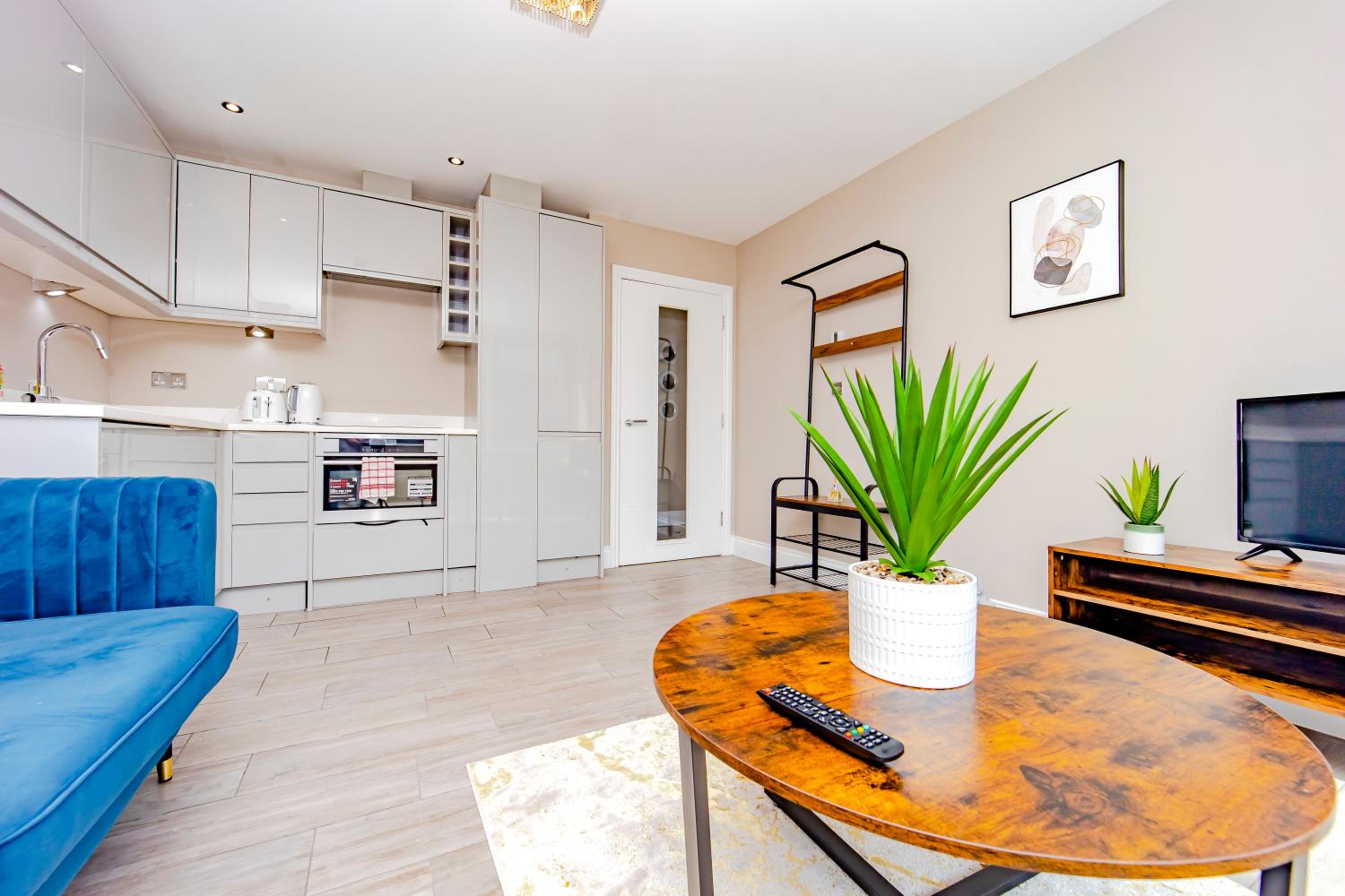 Direct Searview I Morden one bed sleep 4 GDST