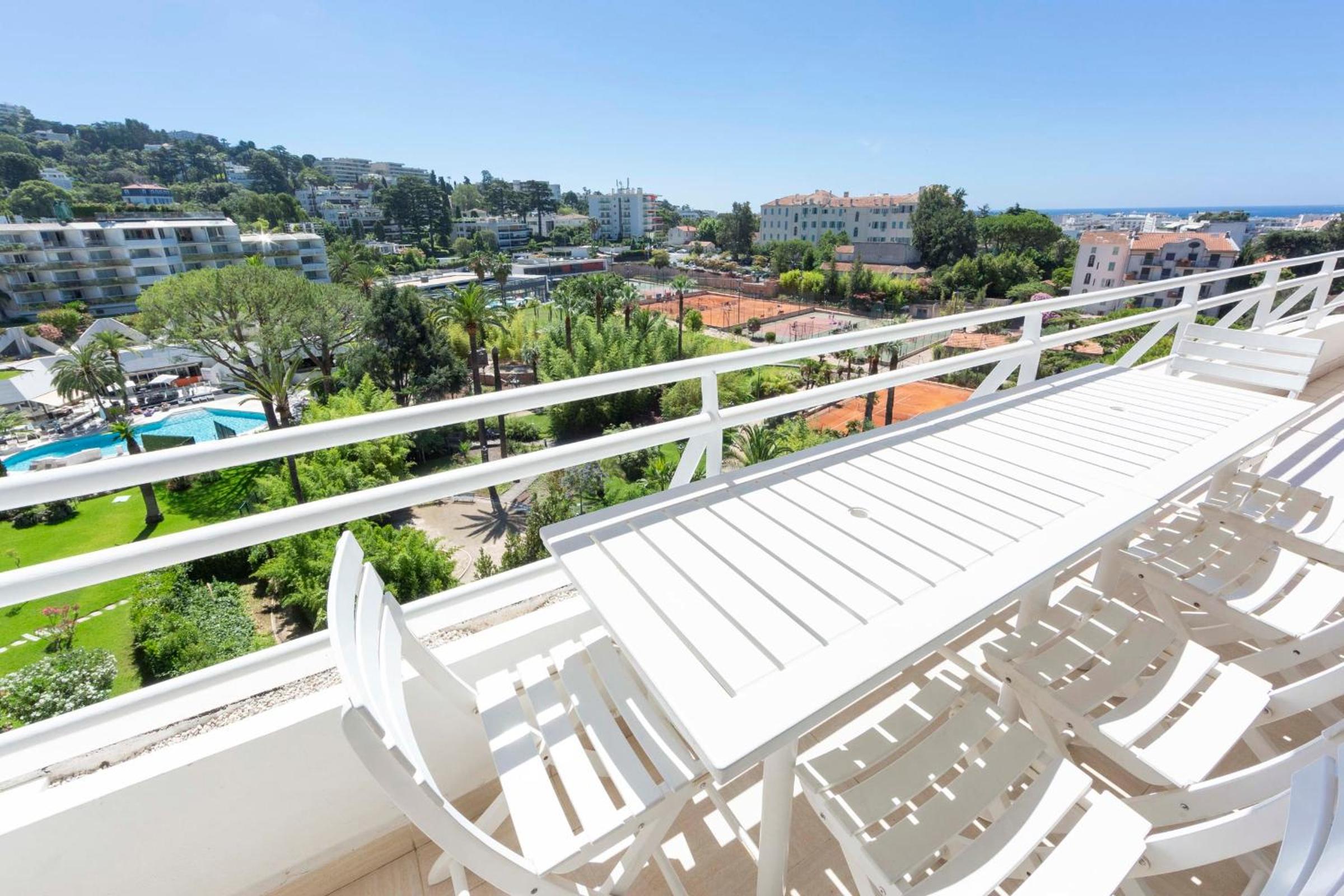 Fully equipped appartment 105 m2 clear view on the sea and californie hills photo 4