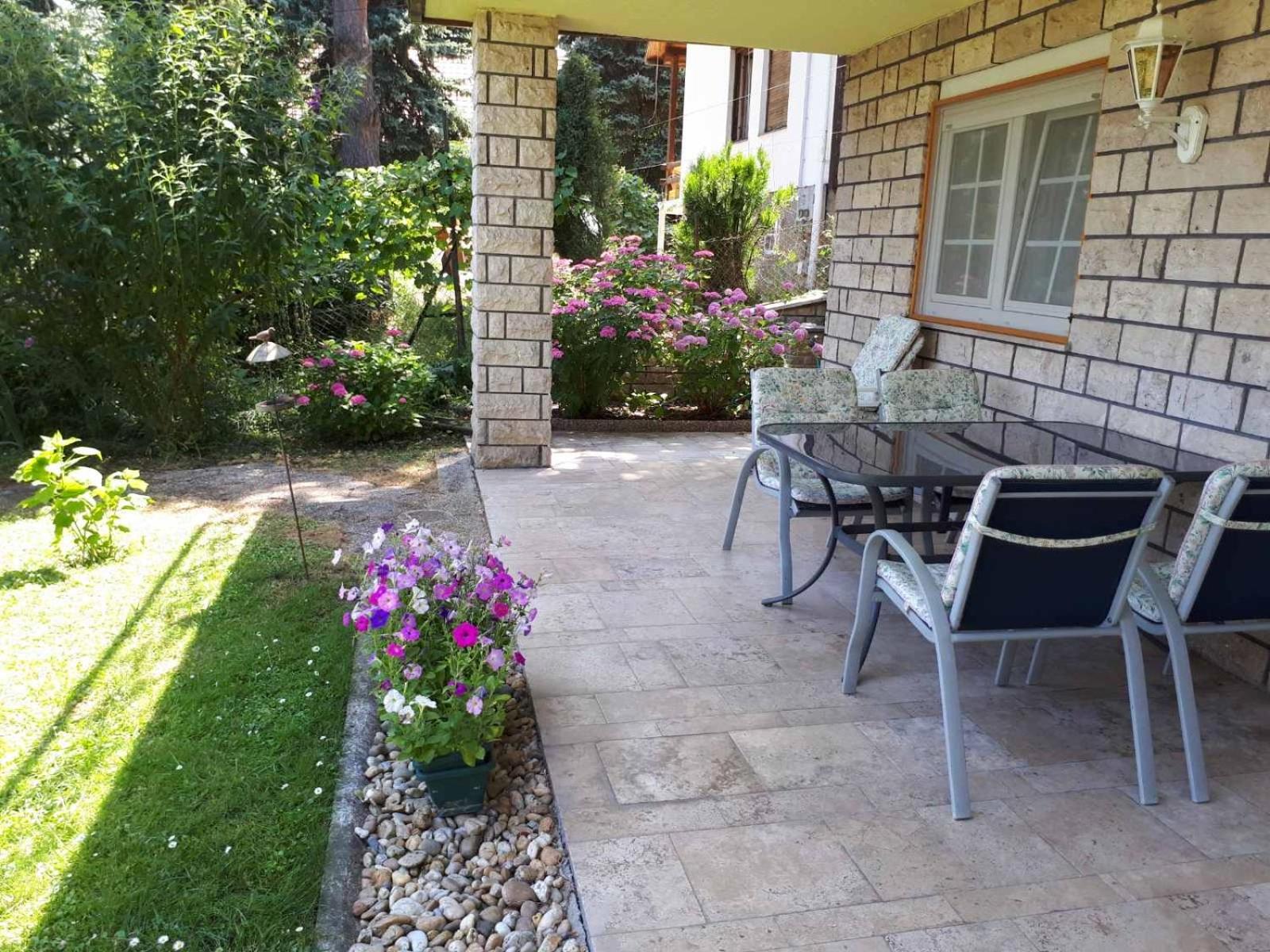The Pearl of the Danube Bend - Regina Apartman view 2