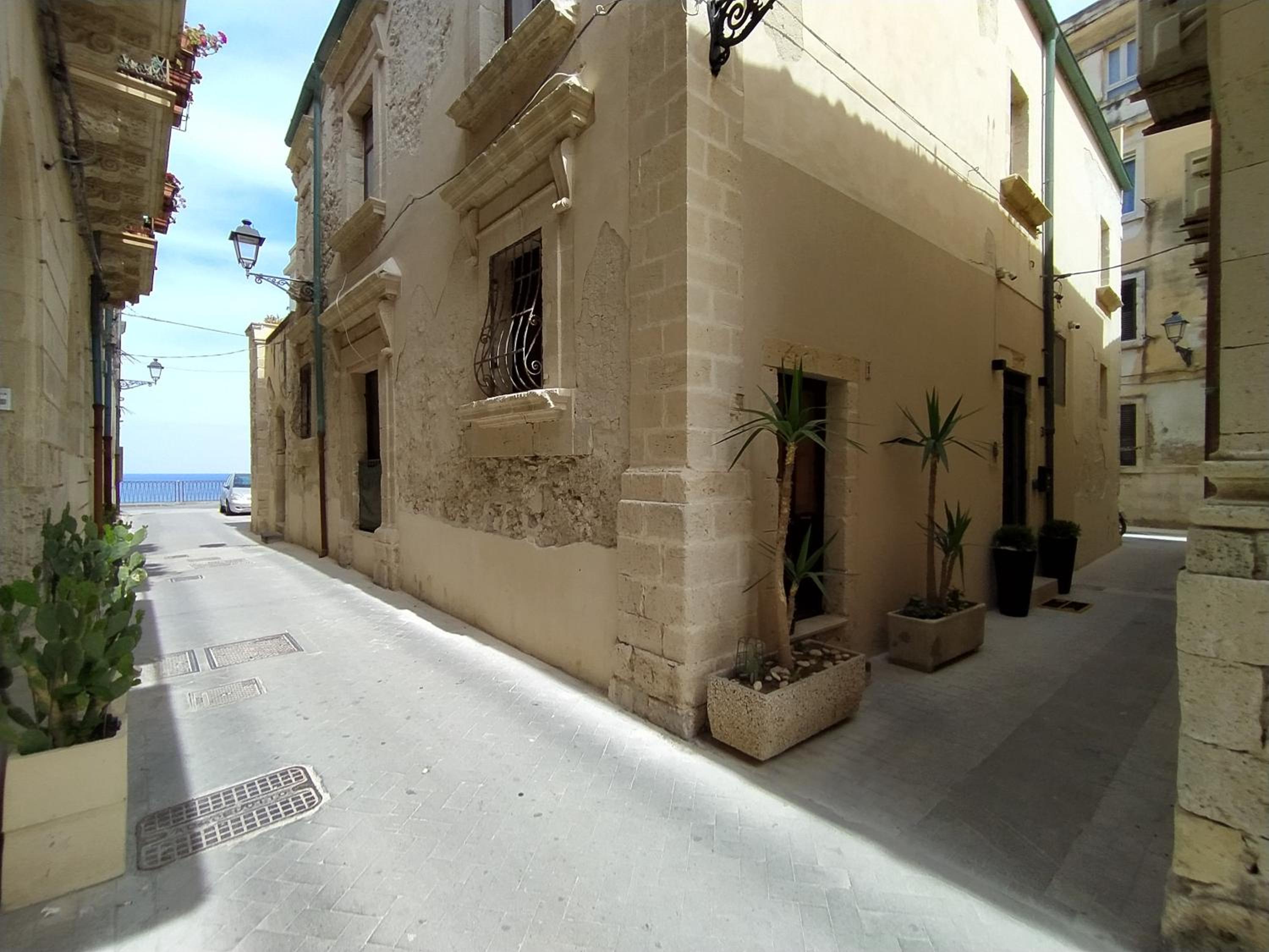 La Punta di Ortigia Holiday Home view 3