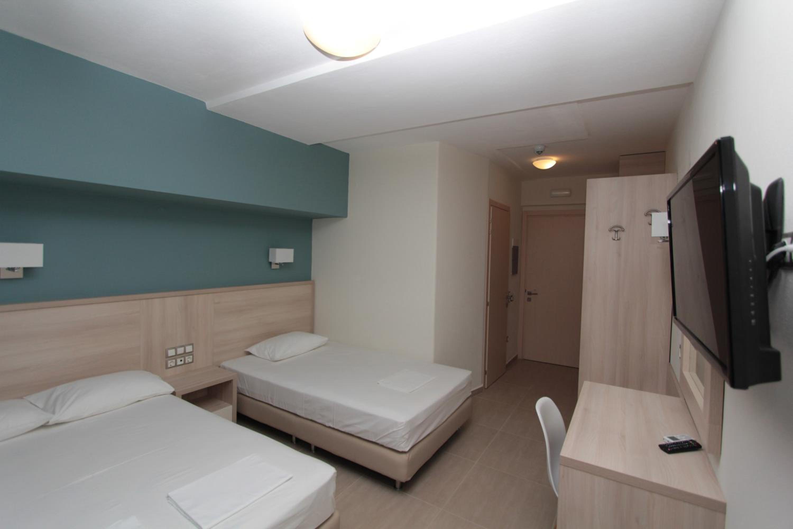 Alarzo Rooms