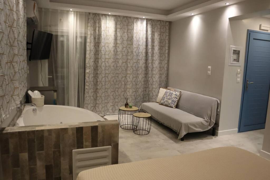360° View Suites Tan view 4