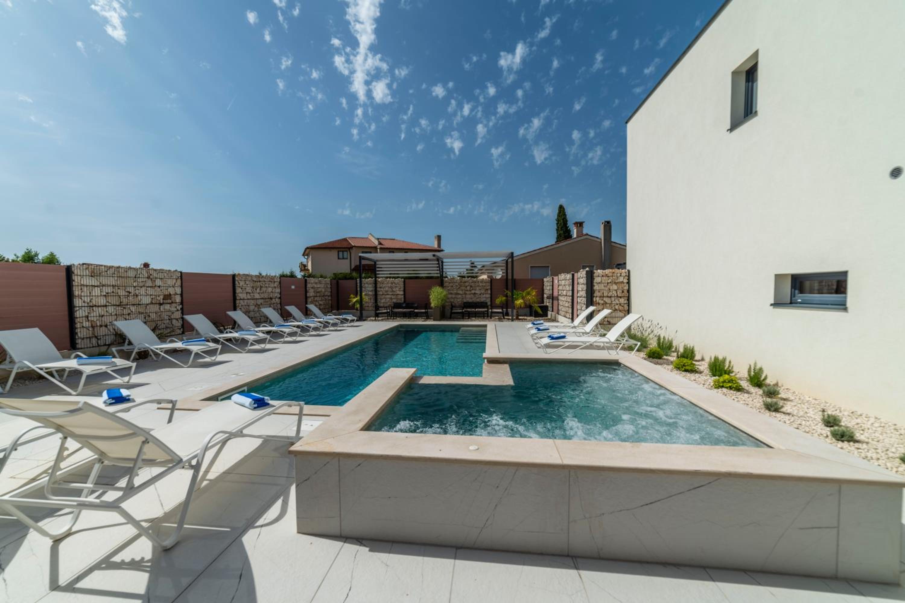 PINNA RESIDENCE - Tonna view 5