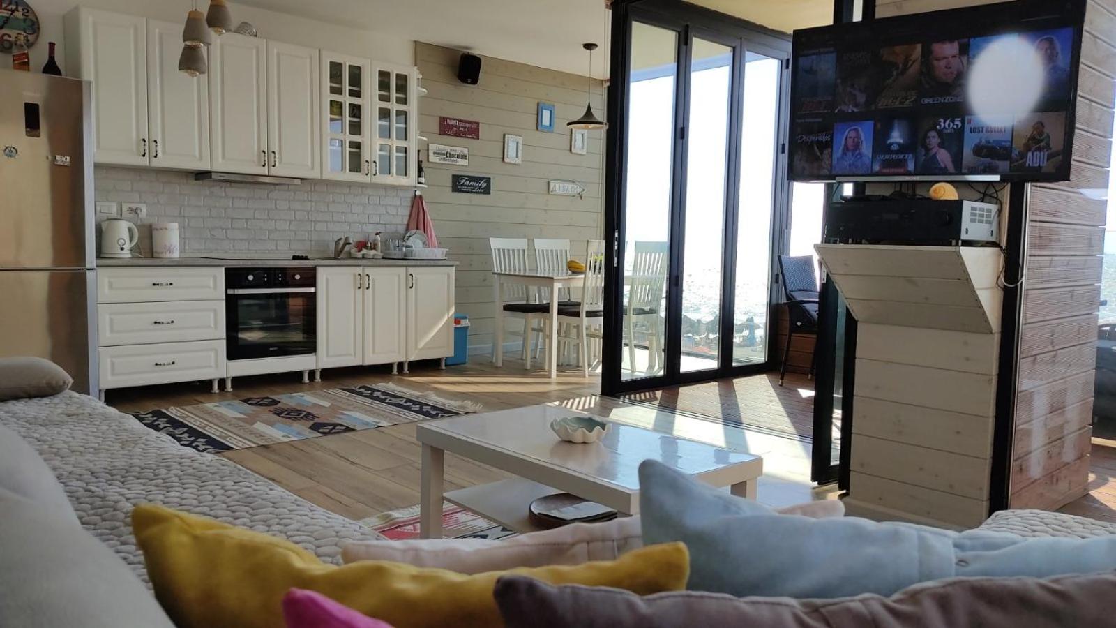 Luxury Beach Apartment in Qerret photo 4