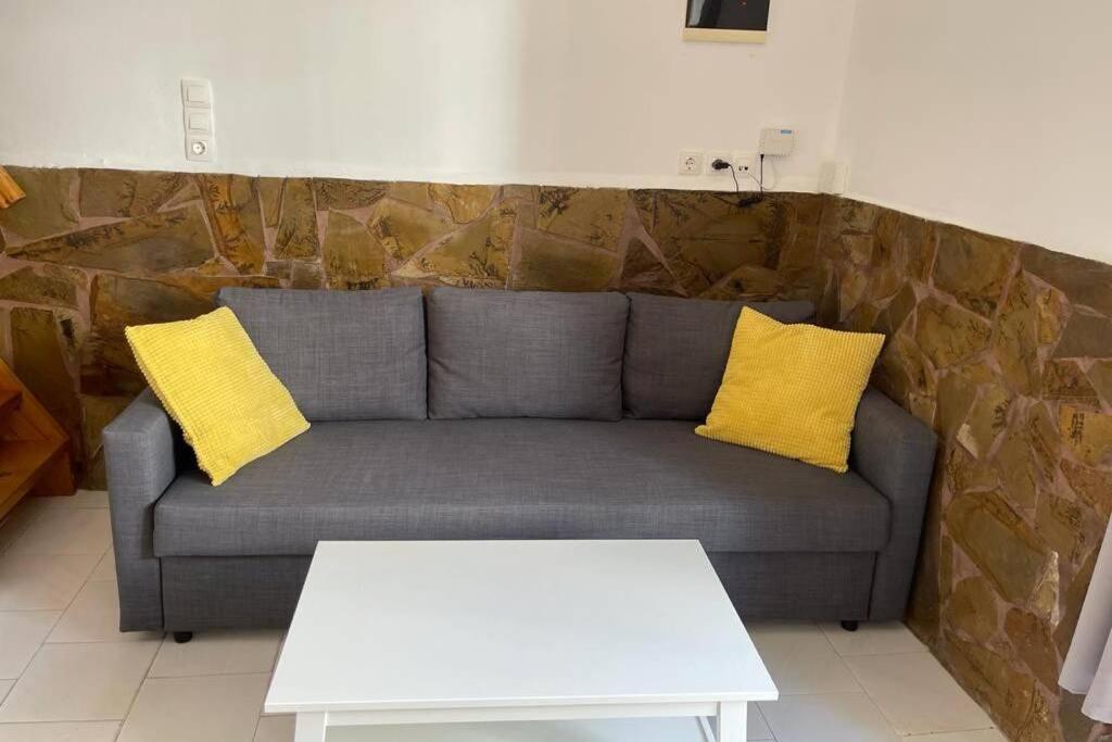 PANOS ROOMS Beachfront Apartment with Loft view 4