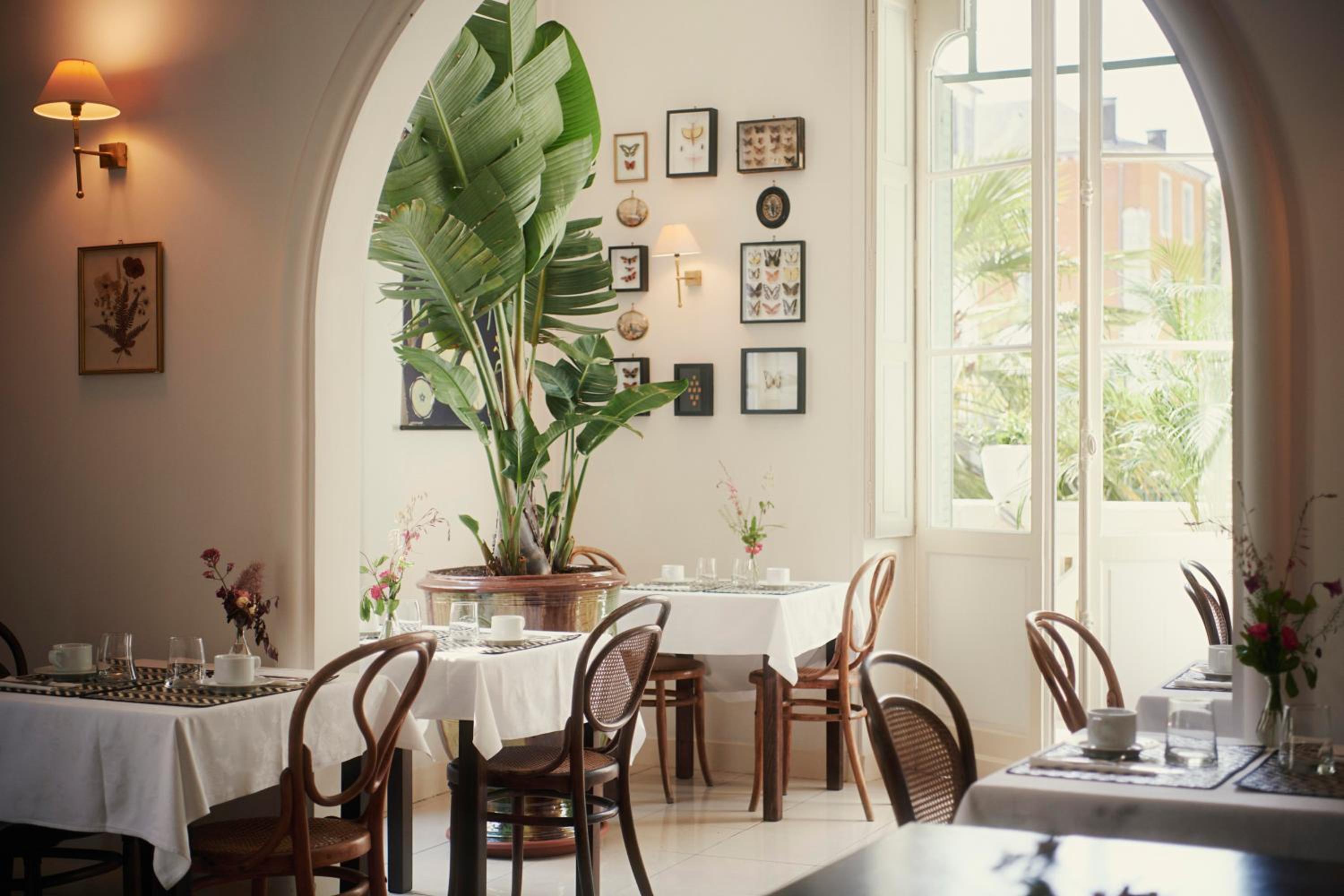 restaurant