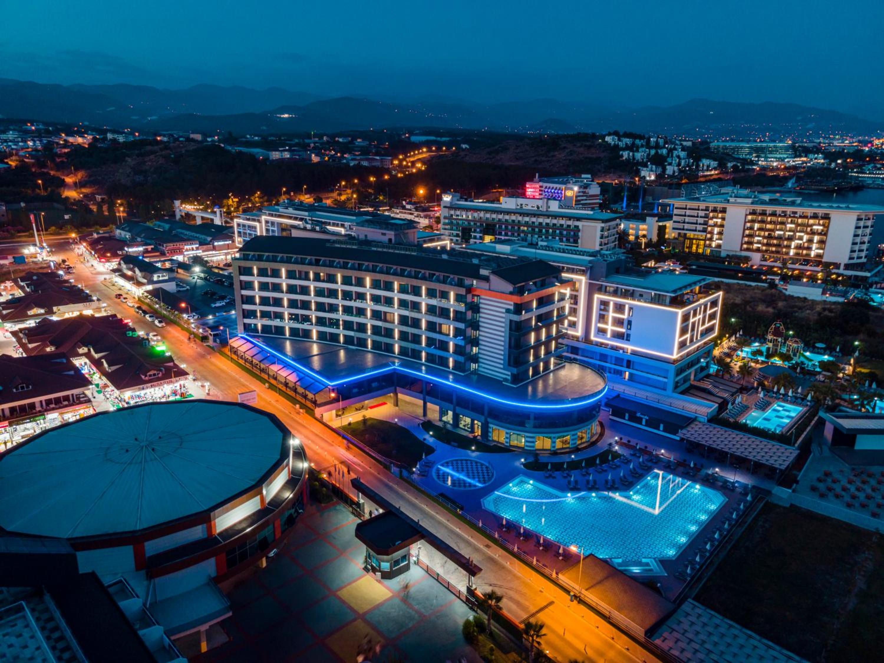 Hotel Lonicera Premium - Ultra All Inclusive - Image 1