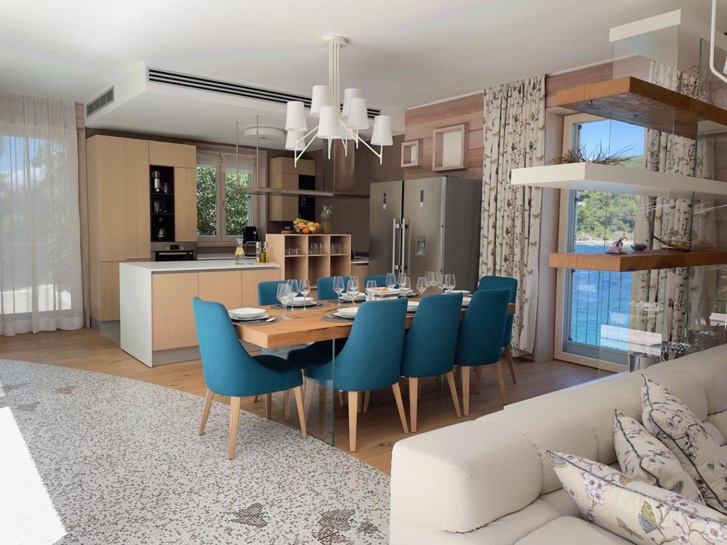 Luxury Beachfront Villa Lilly with private pool