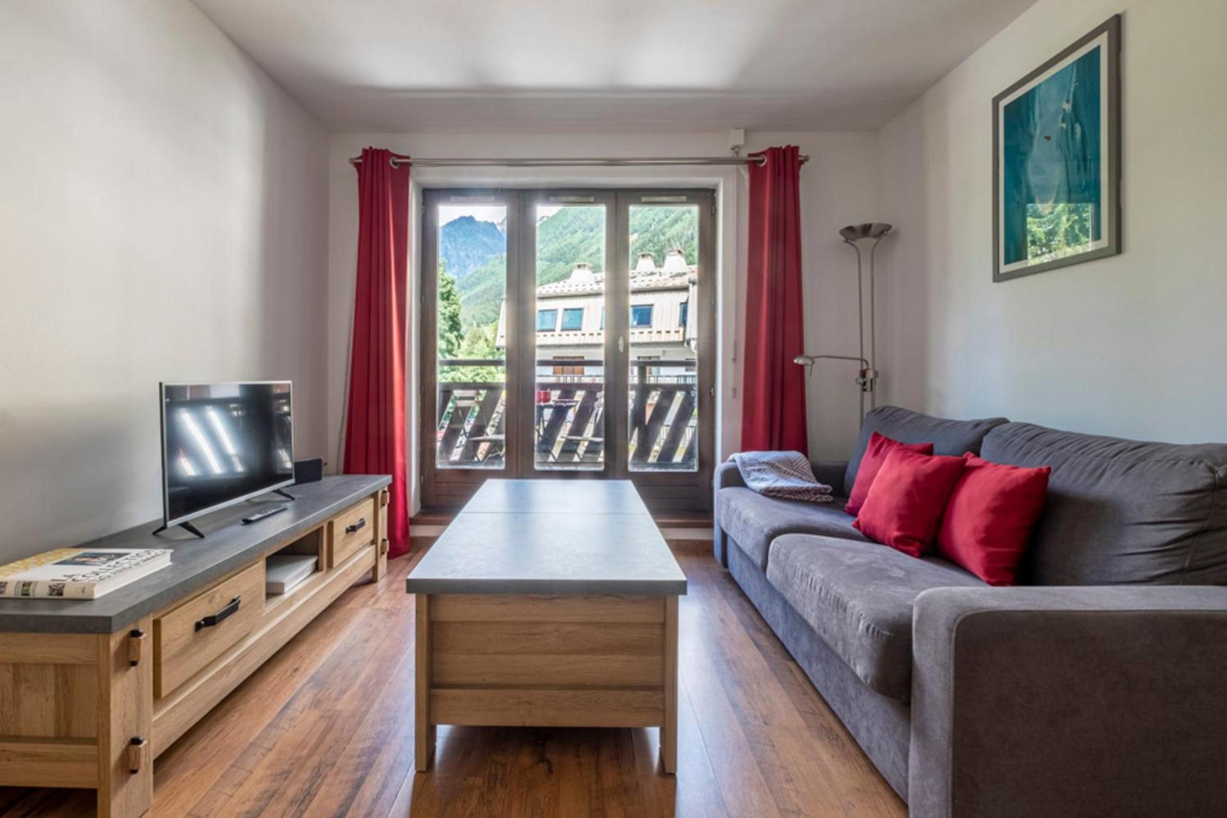 Modern Apt With Balcony In The Center Of Chamonix view 2