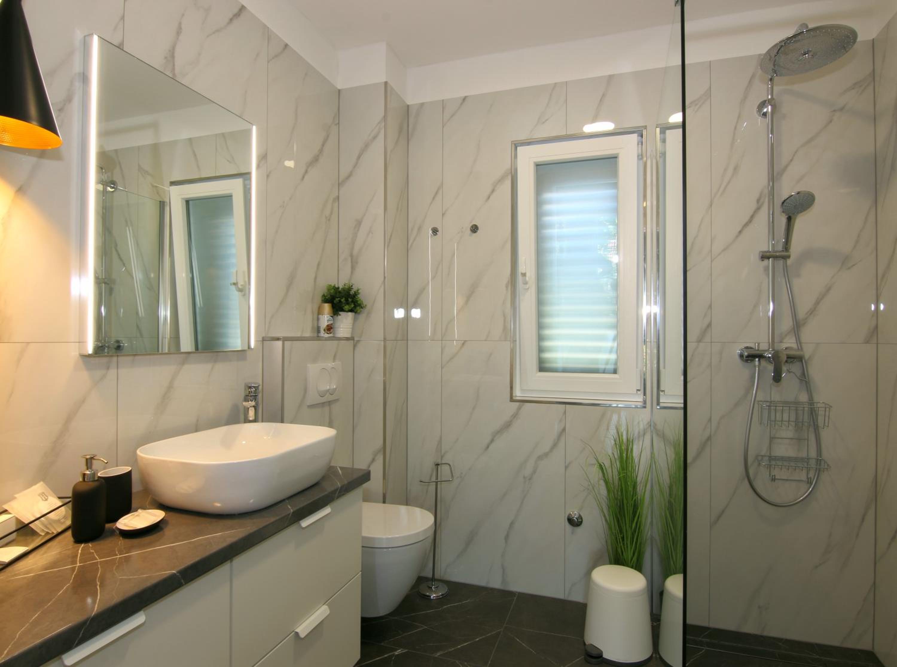 Apartments Tona