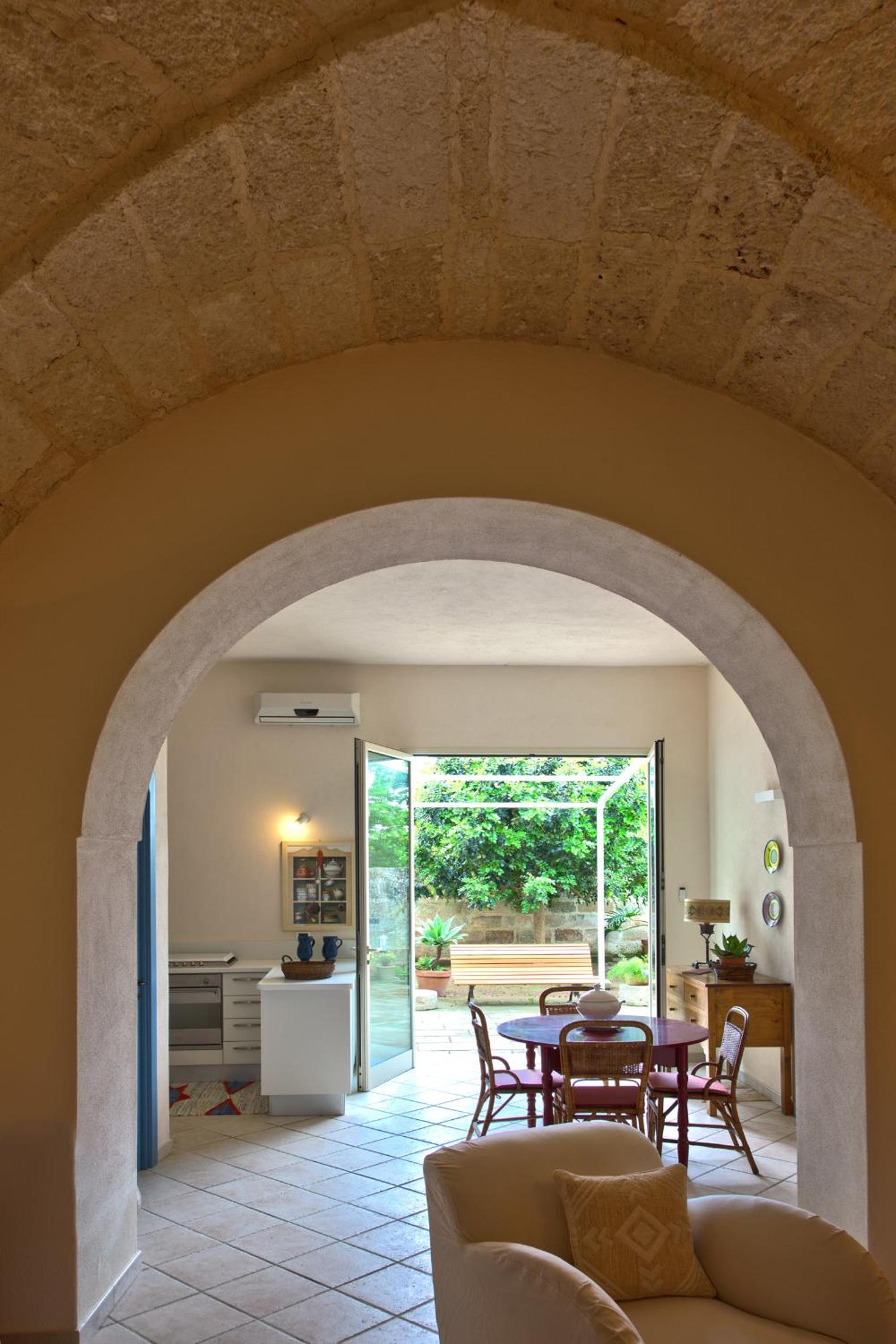 casa del Carrubo view 3