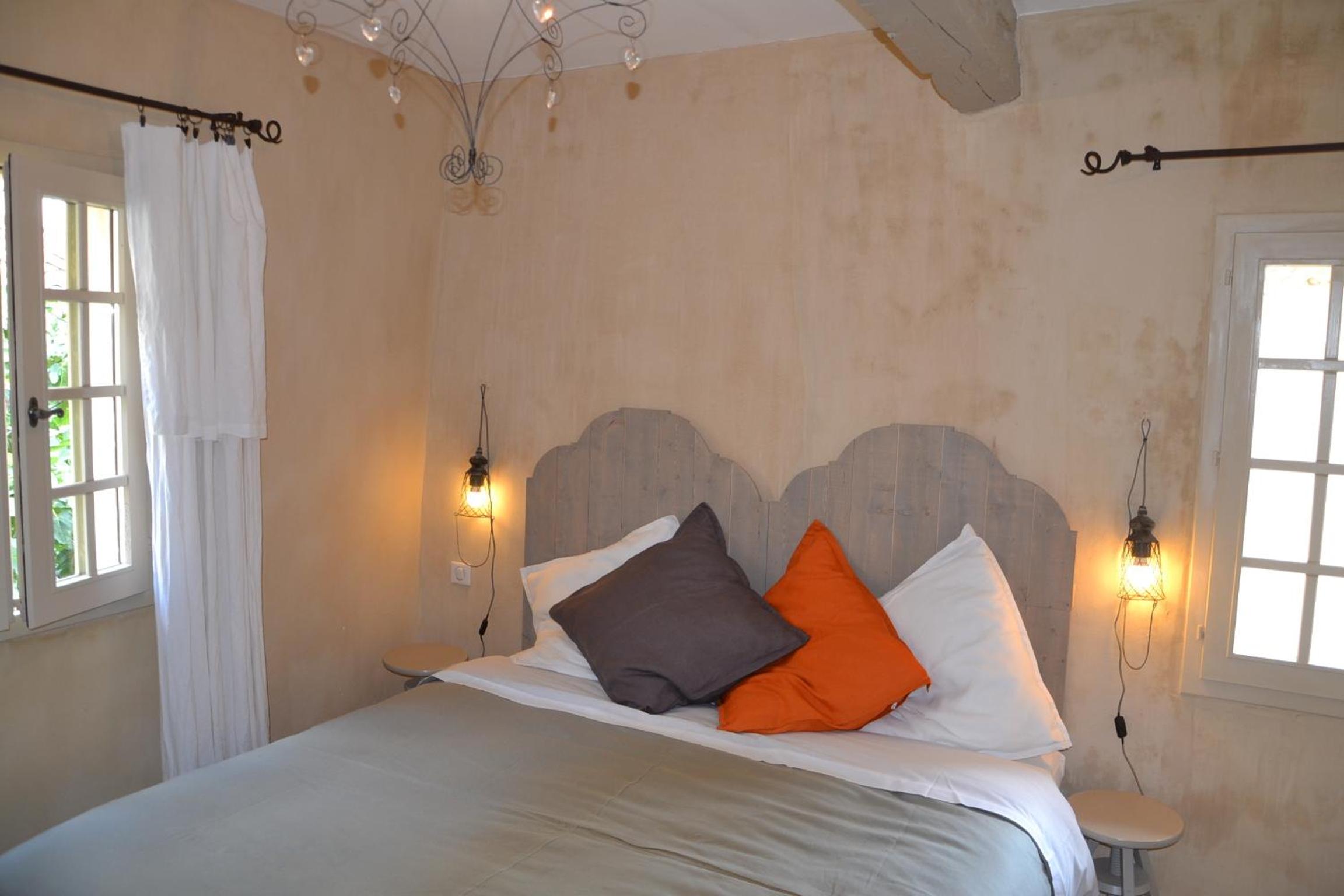 La Maison de Moustiers view 3