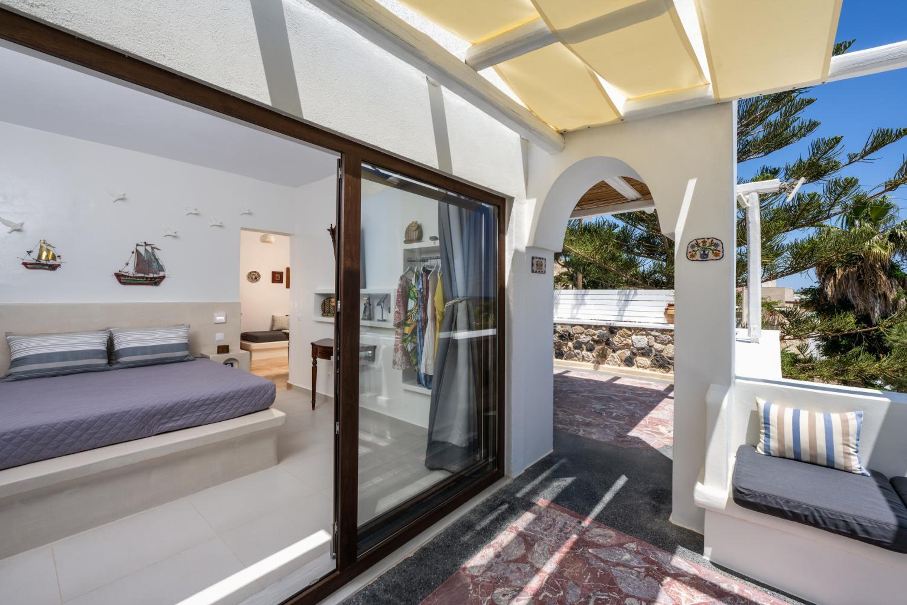 Moschatos Beach House