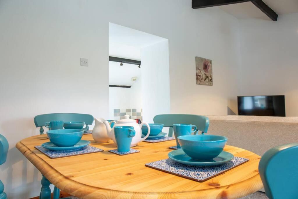 Hele Bay Cottage view 3