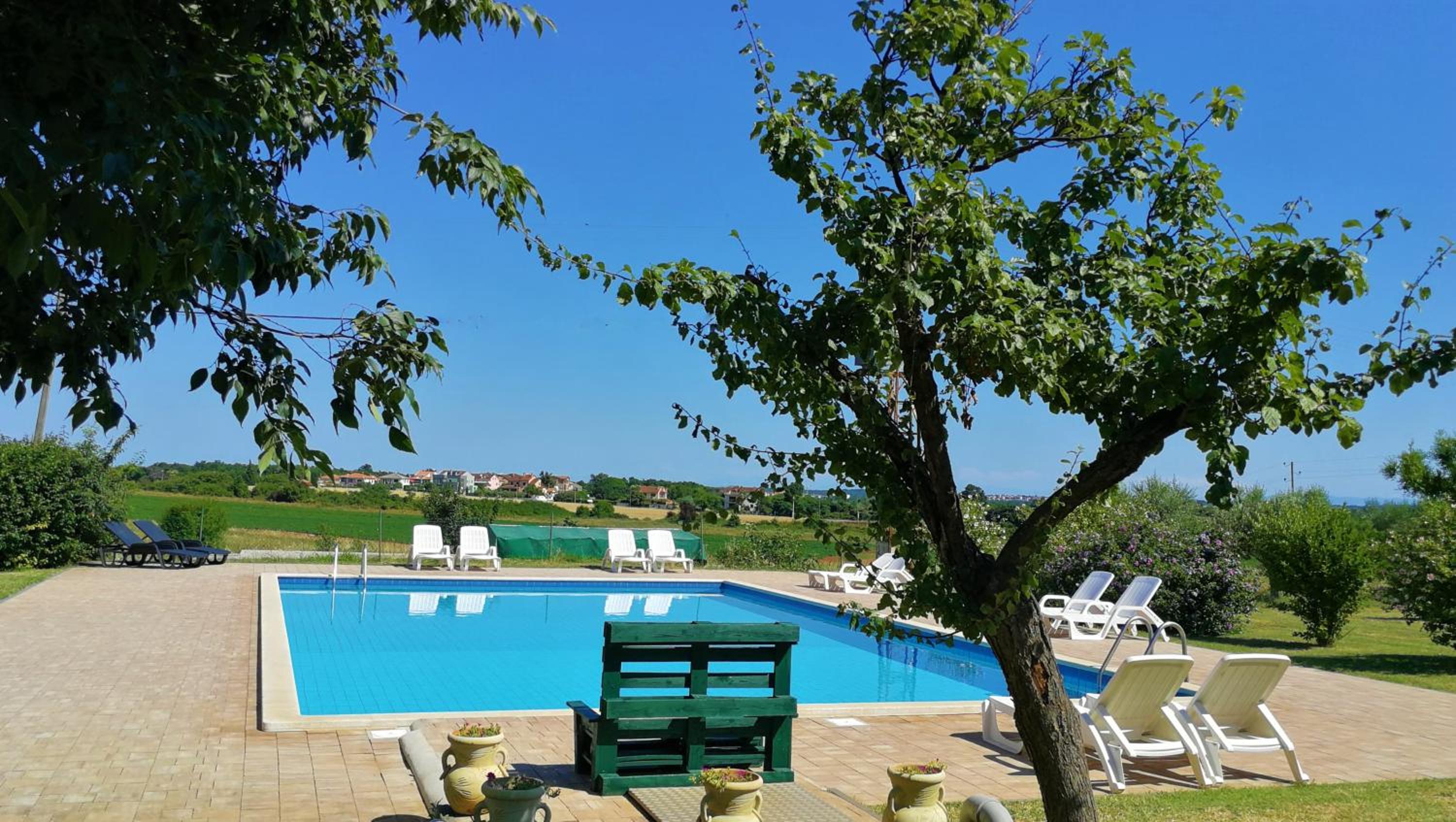 Moratto's Apartments view 3