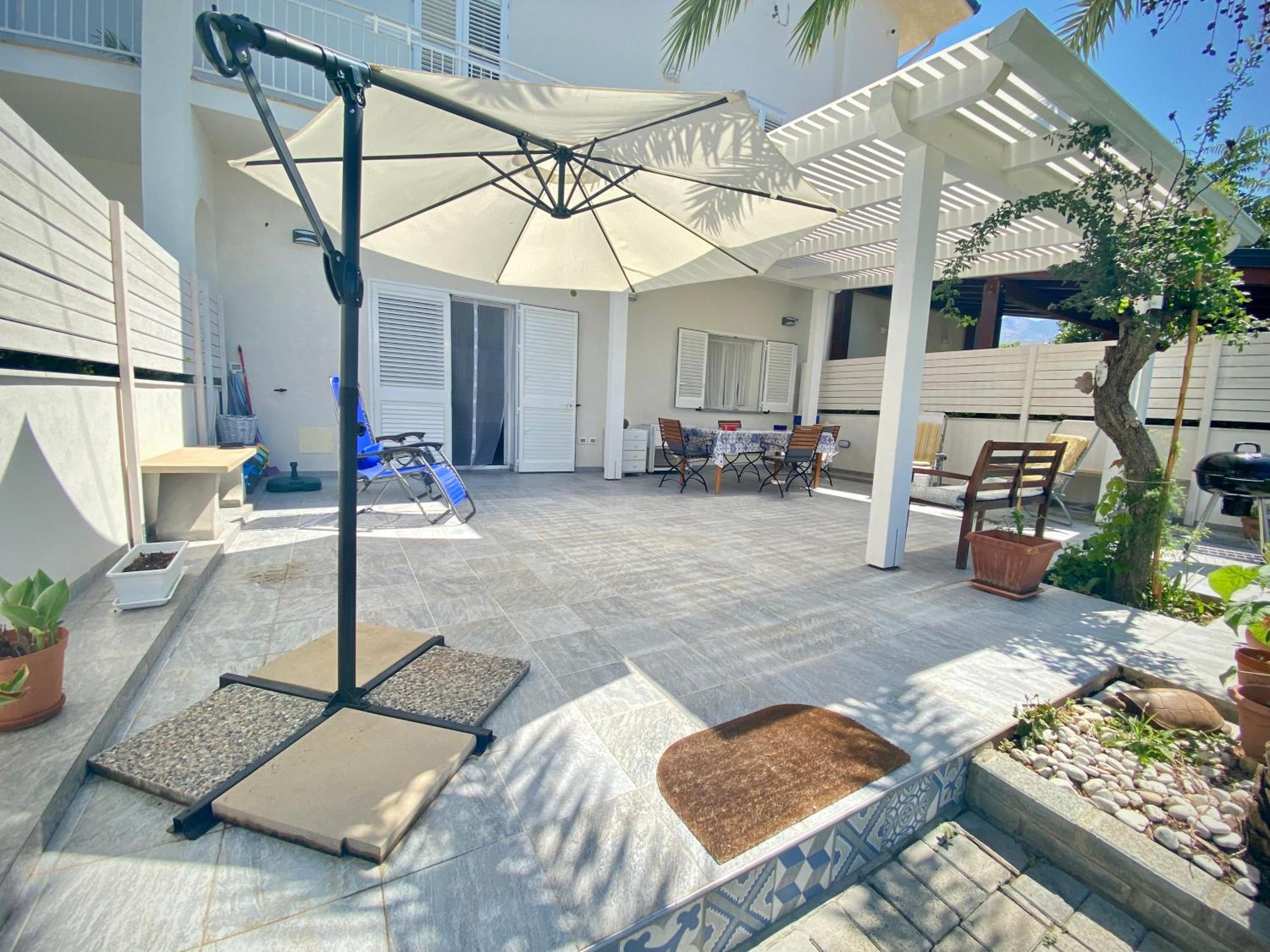 VILLA OASI a 50 mt dalla spiaggia