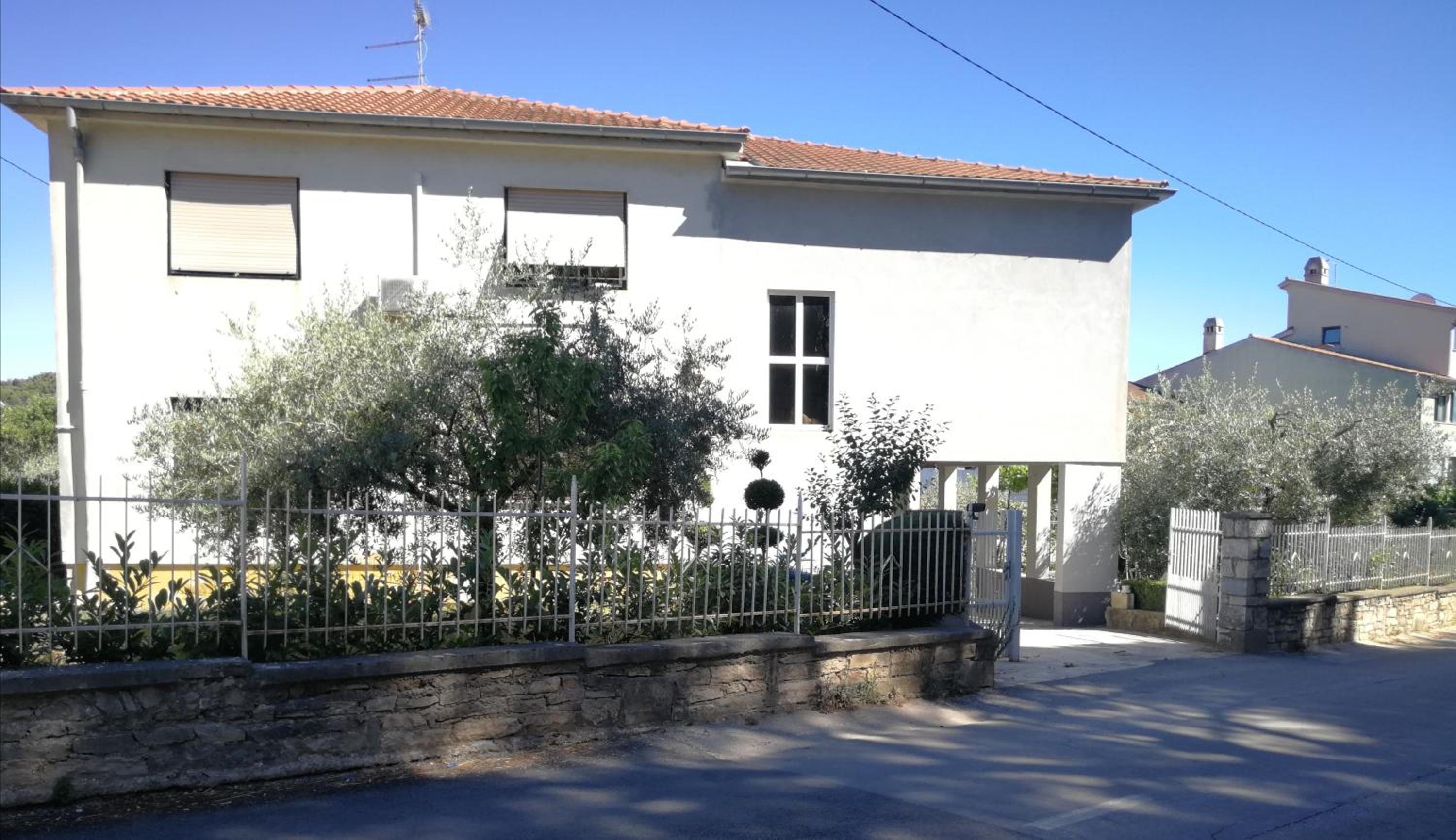 Apartment Barolinke view 2