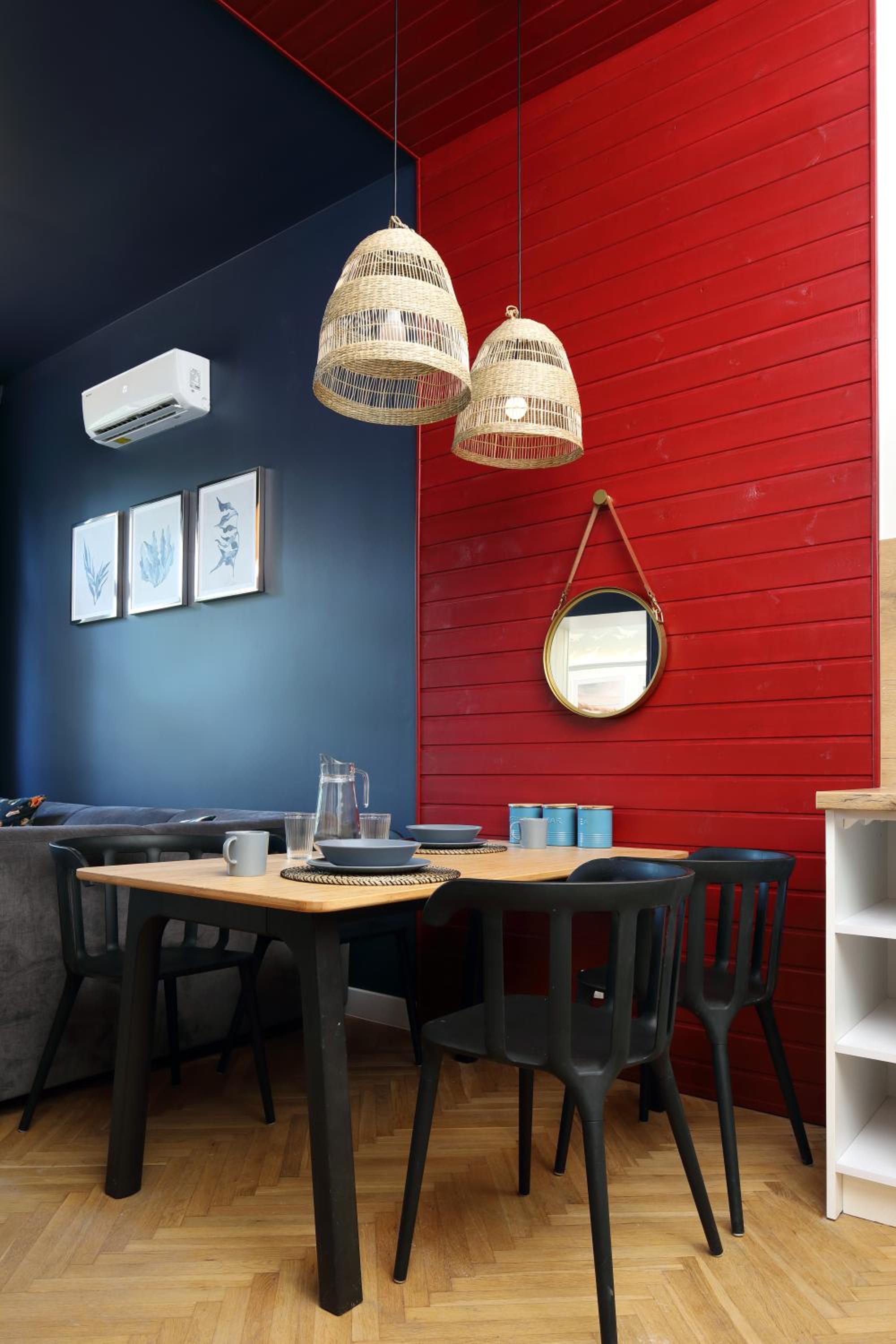 Red & Blue by OneApartments view 3
