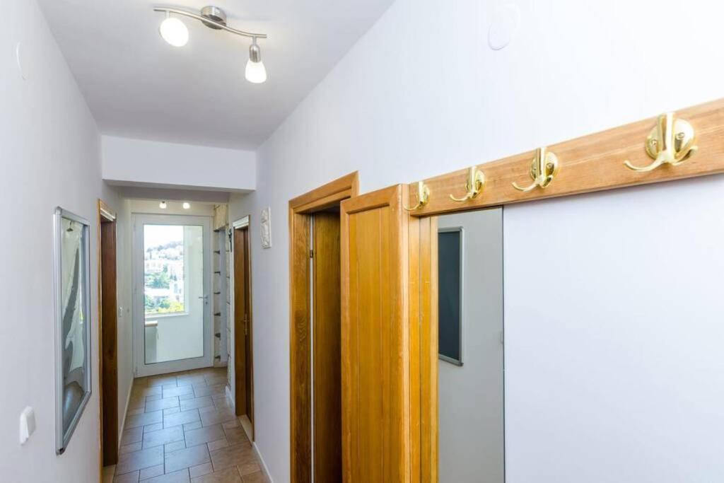 Spacious 80m2 place, great views:-) 2 bedrooms !