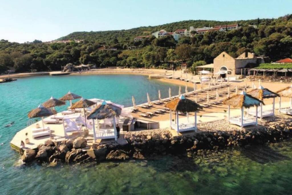 Spacious 80m2 place, great views:-) 2 bedrooms !