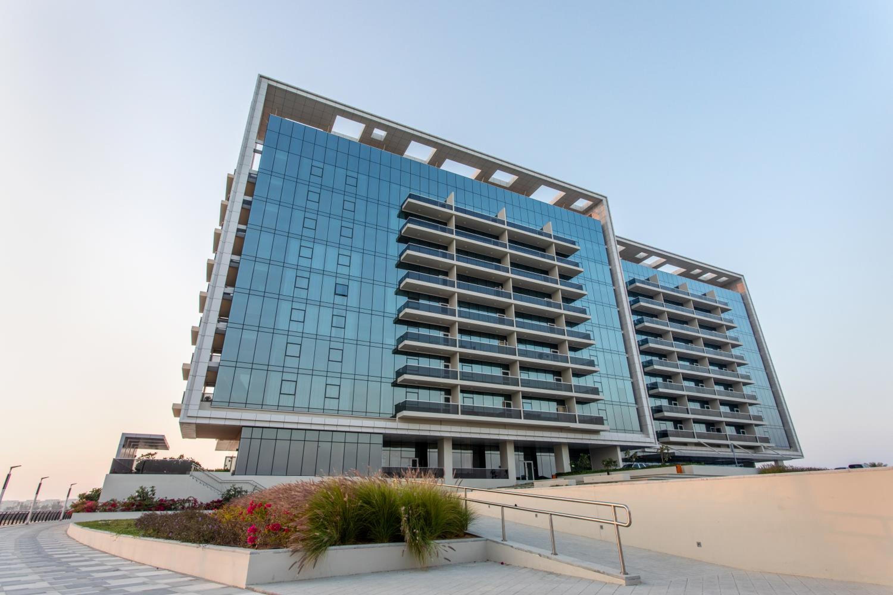 Live here, enjoy waters of Arabian Gulf