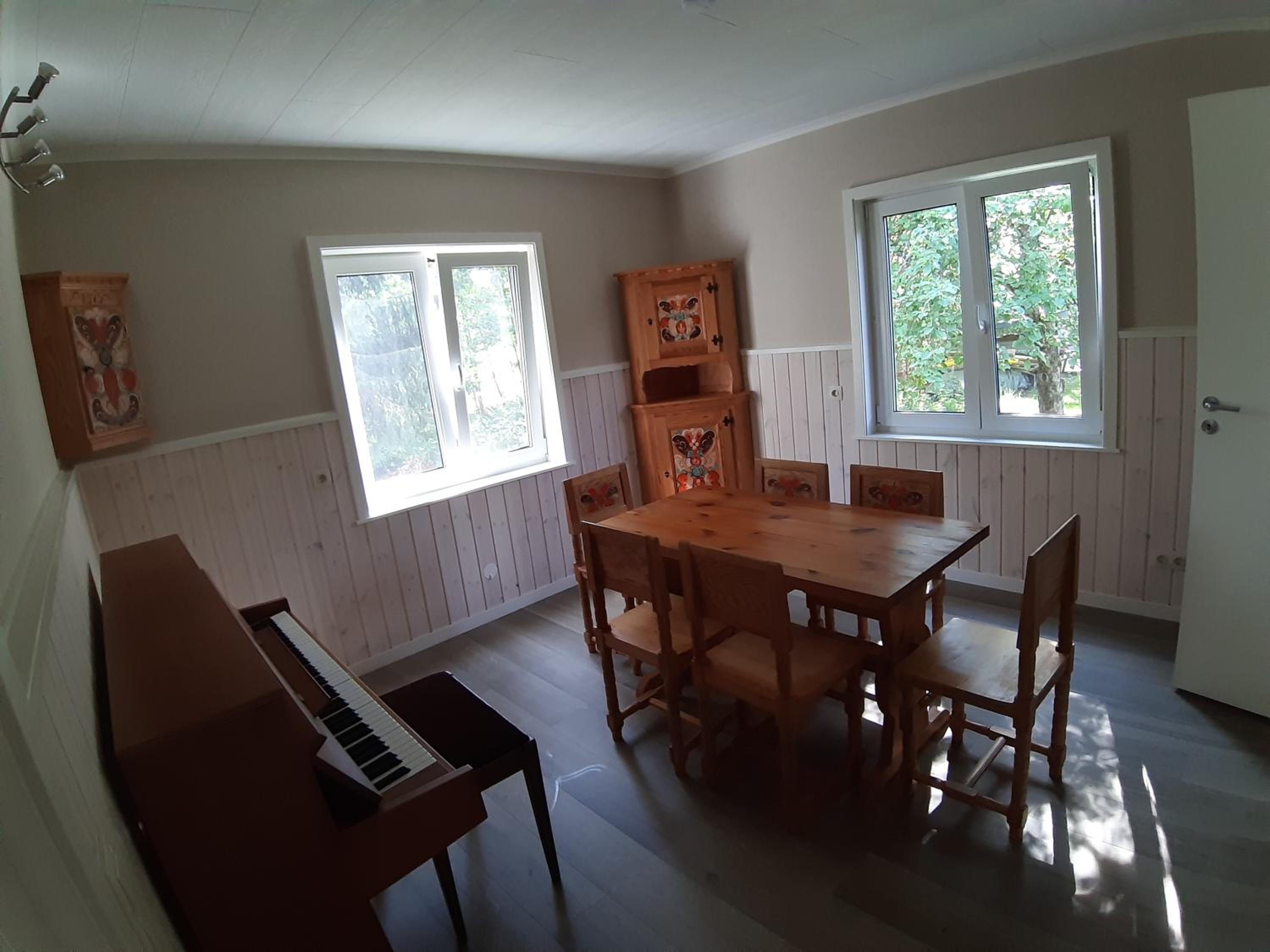 Photo 8