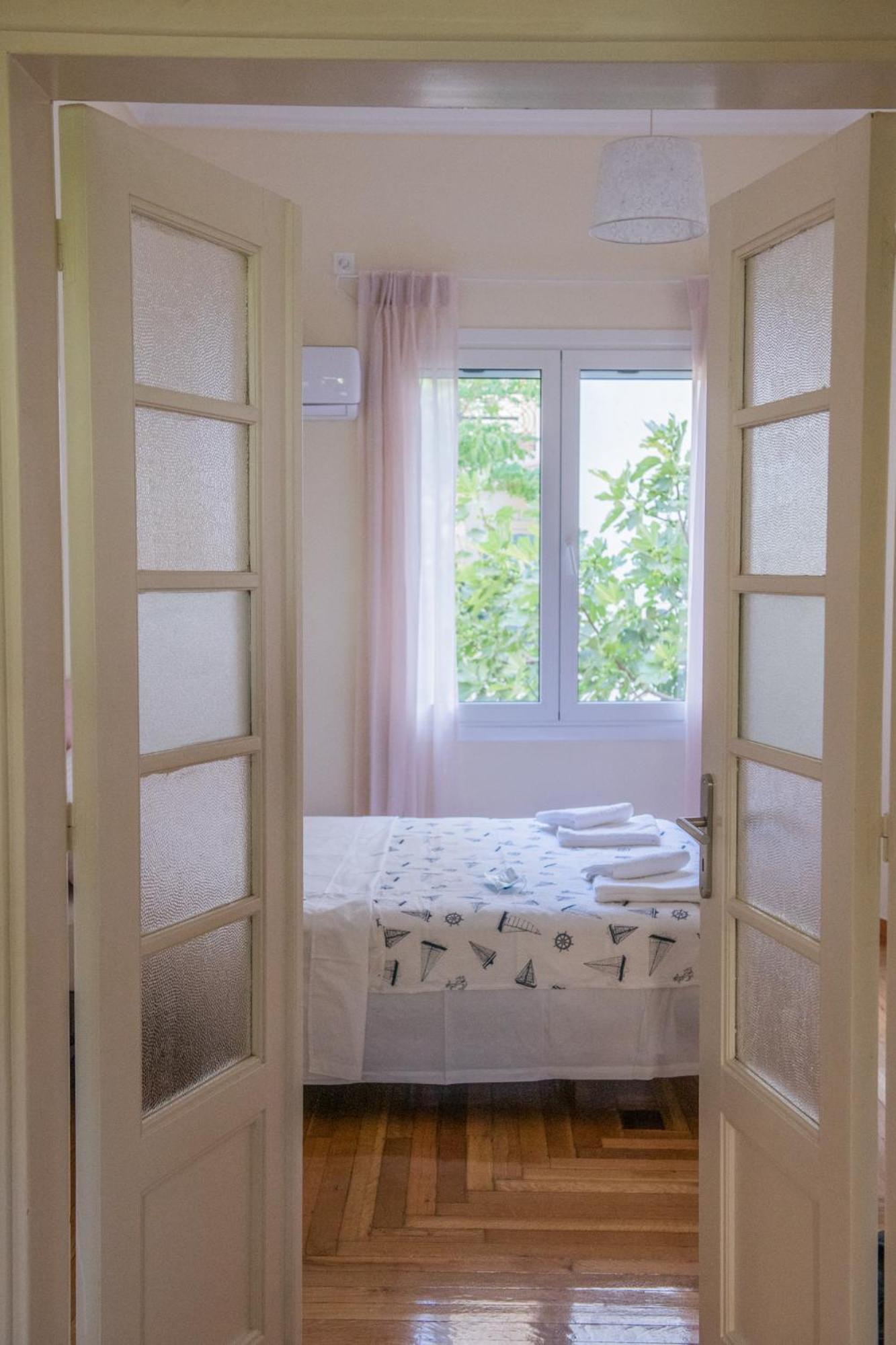 The Athenian House - Duxiana Bed