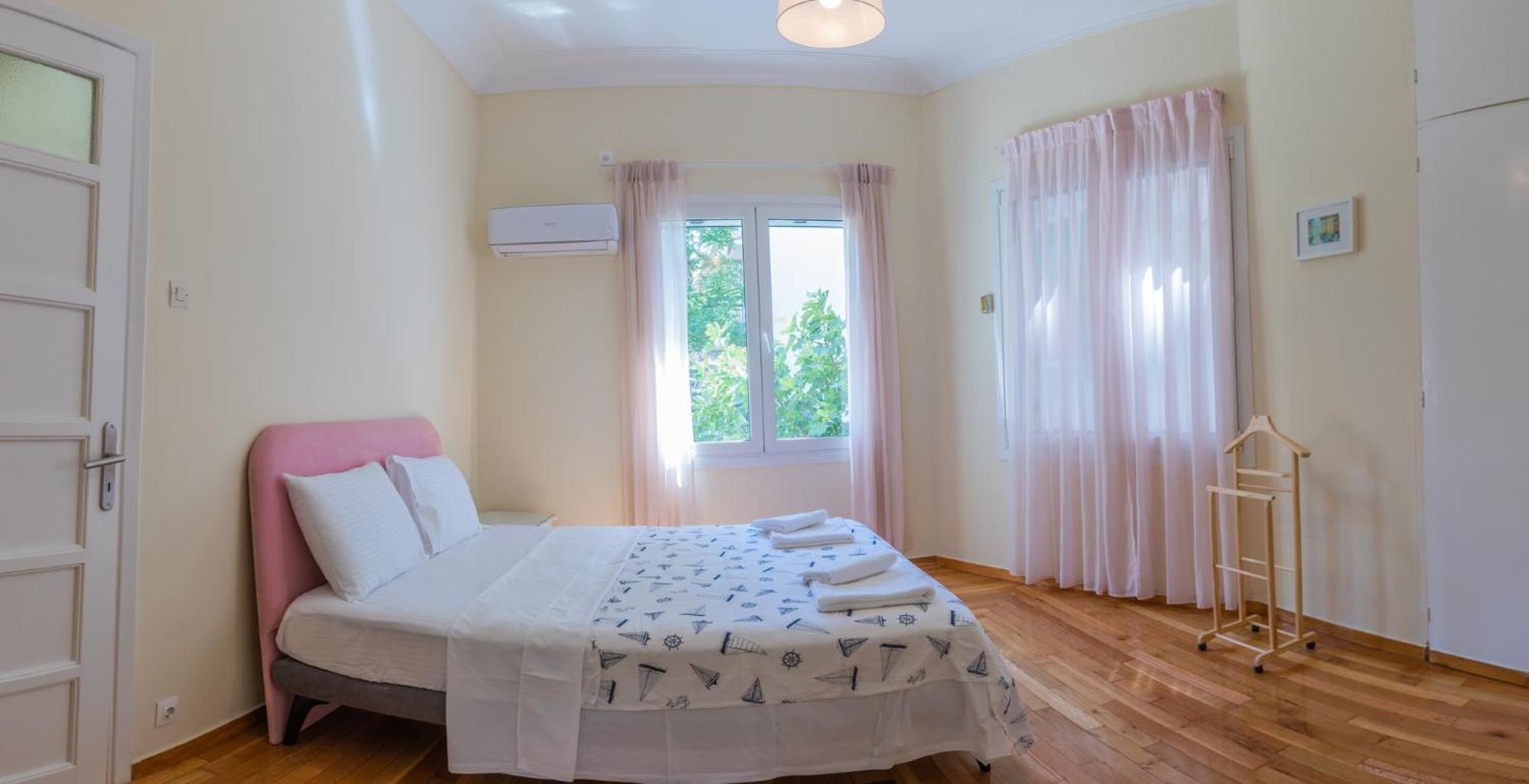 The Athenian House - Duxiana Bed