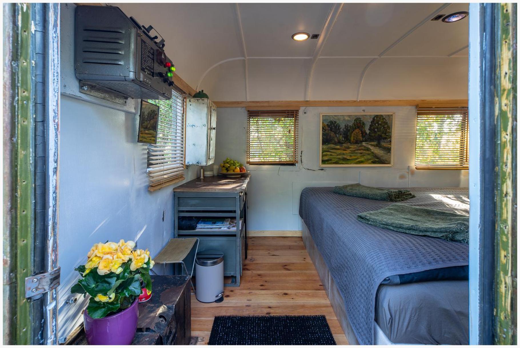 Romantic stay in apple tree park - Vintage Gaz-63 view 4