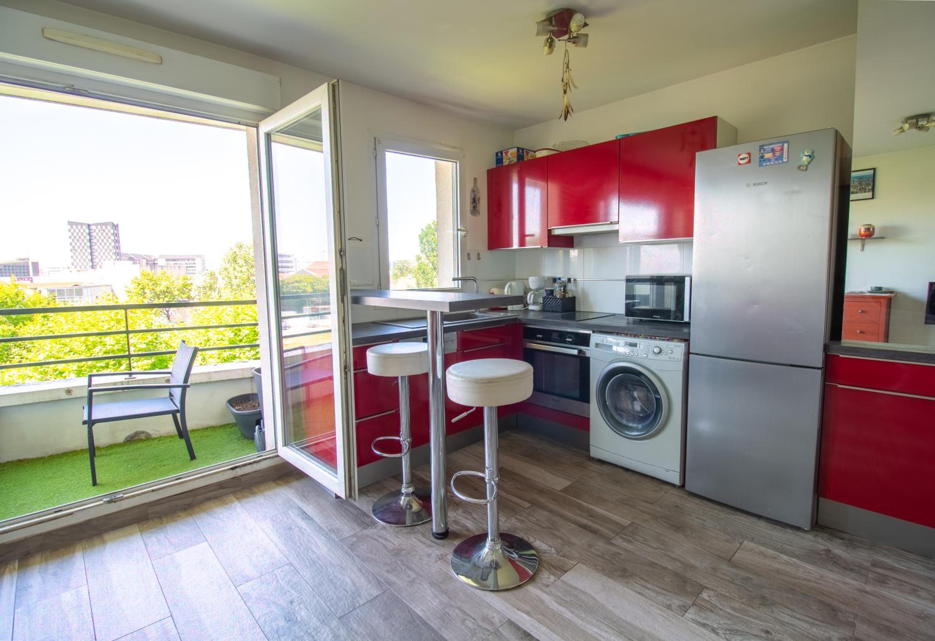 Métro 12, Stade De France, Parking, Balcon, 45m2, View,
