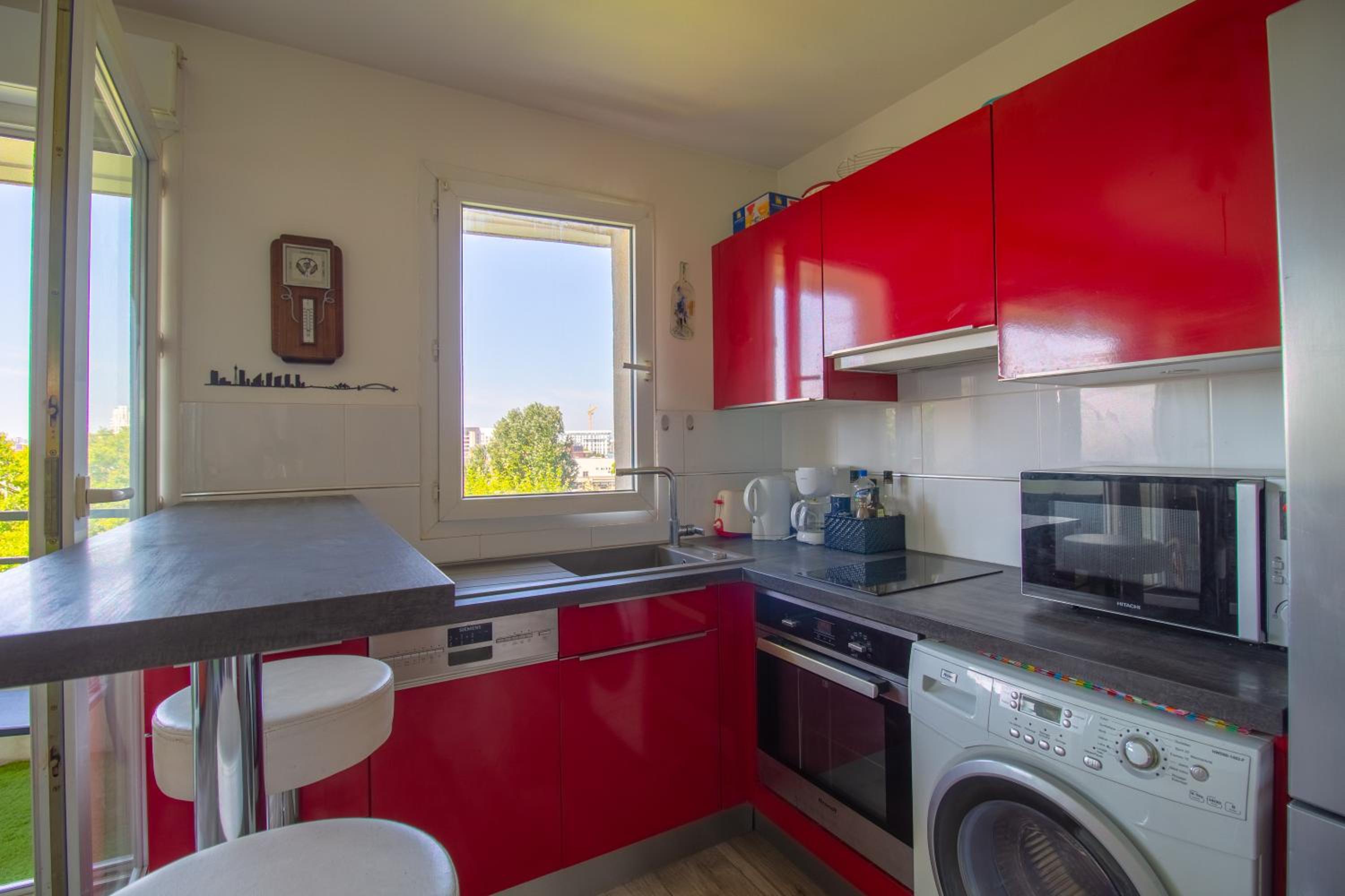 Métro 12, Stade De France, Parking, Balcon, 45m2, View,