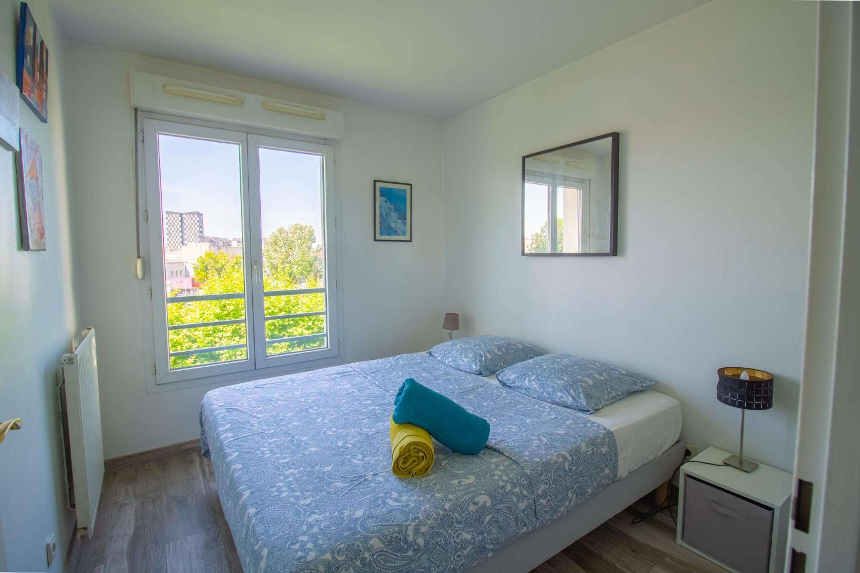 Métro 12, Stade De France, Parking, Balcon, 45m2, View,