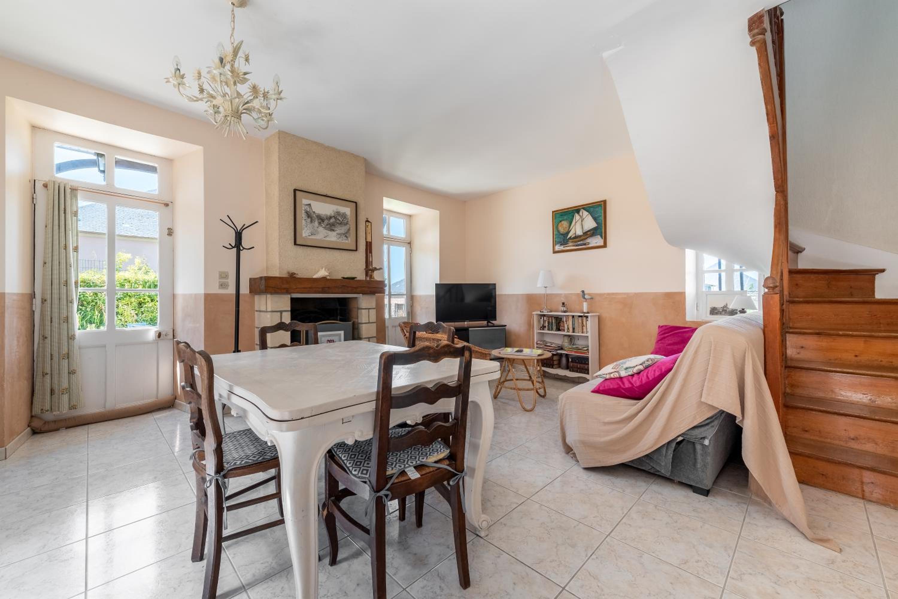 Maison avec beau jardin - Centre ville d'Arromanches