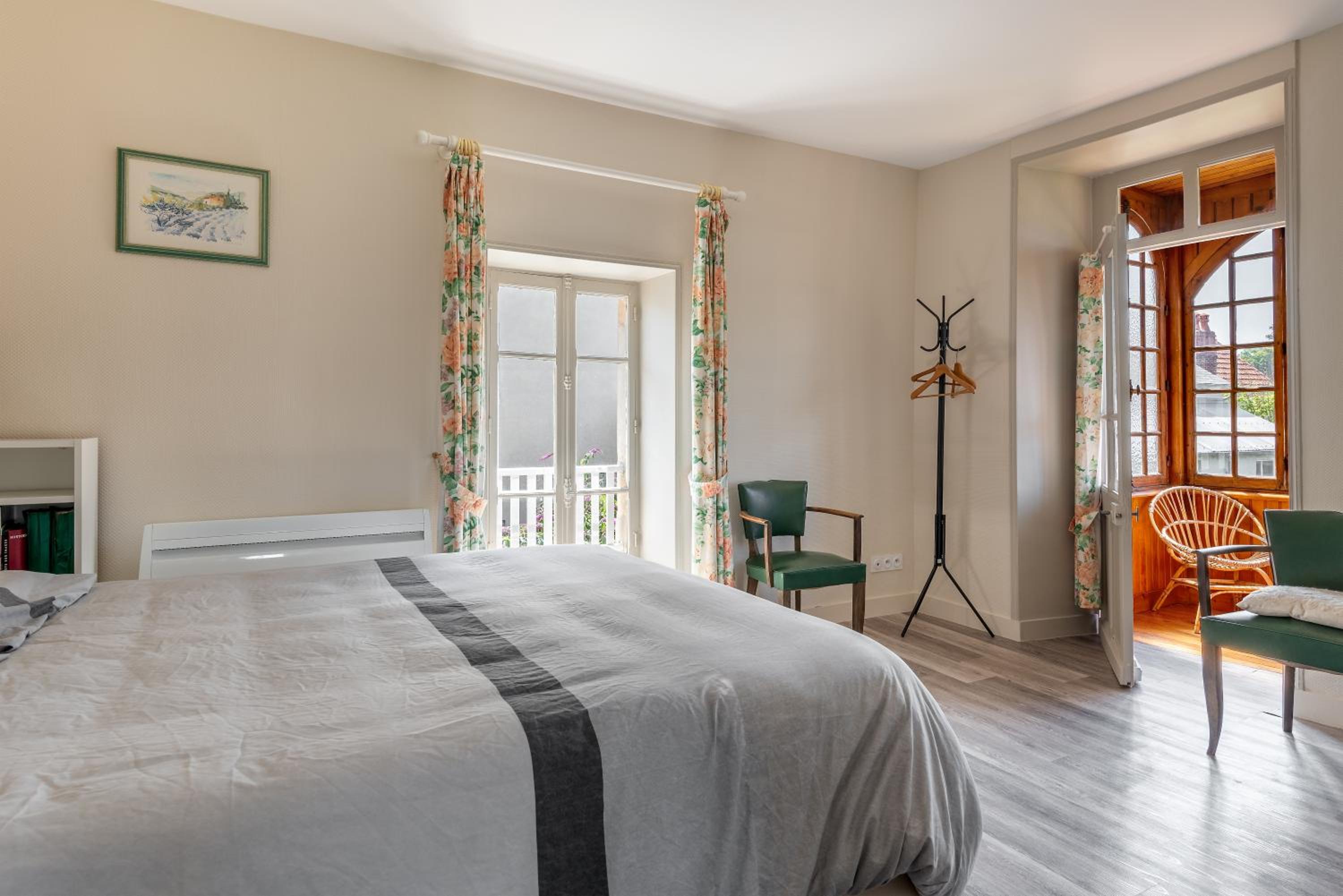 Maison avec beau jardin - Centre ville d'Arromanches