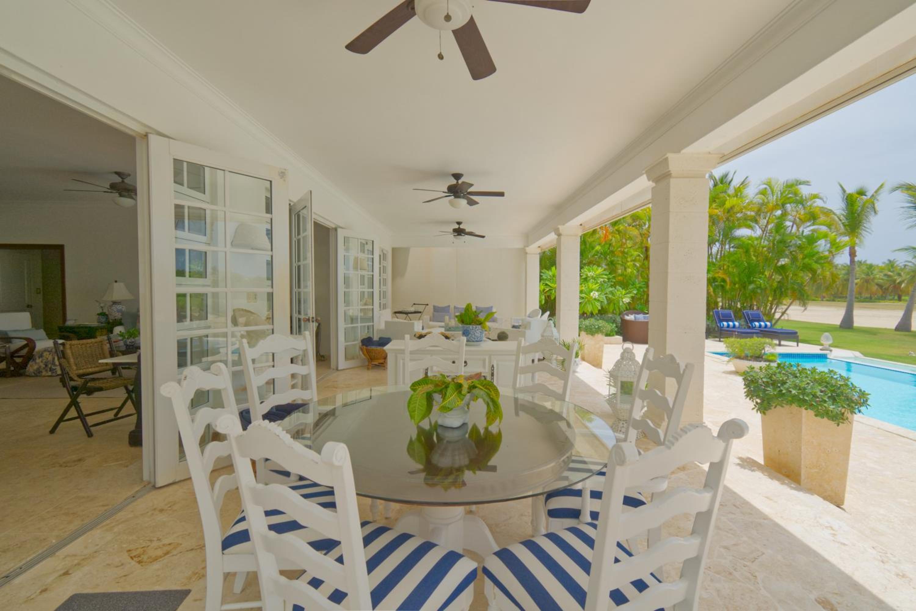 Cozy 4BDR villa in luxury beach resort with service staff and view of La Cana golf course