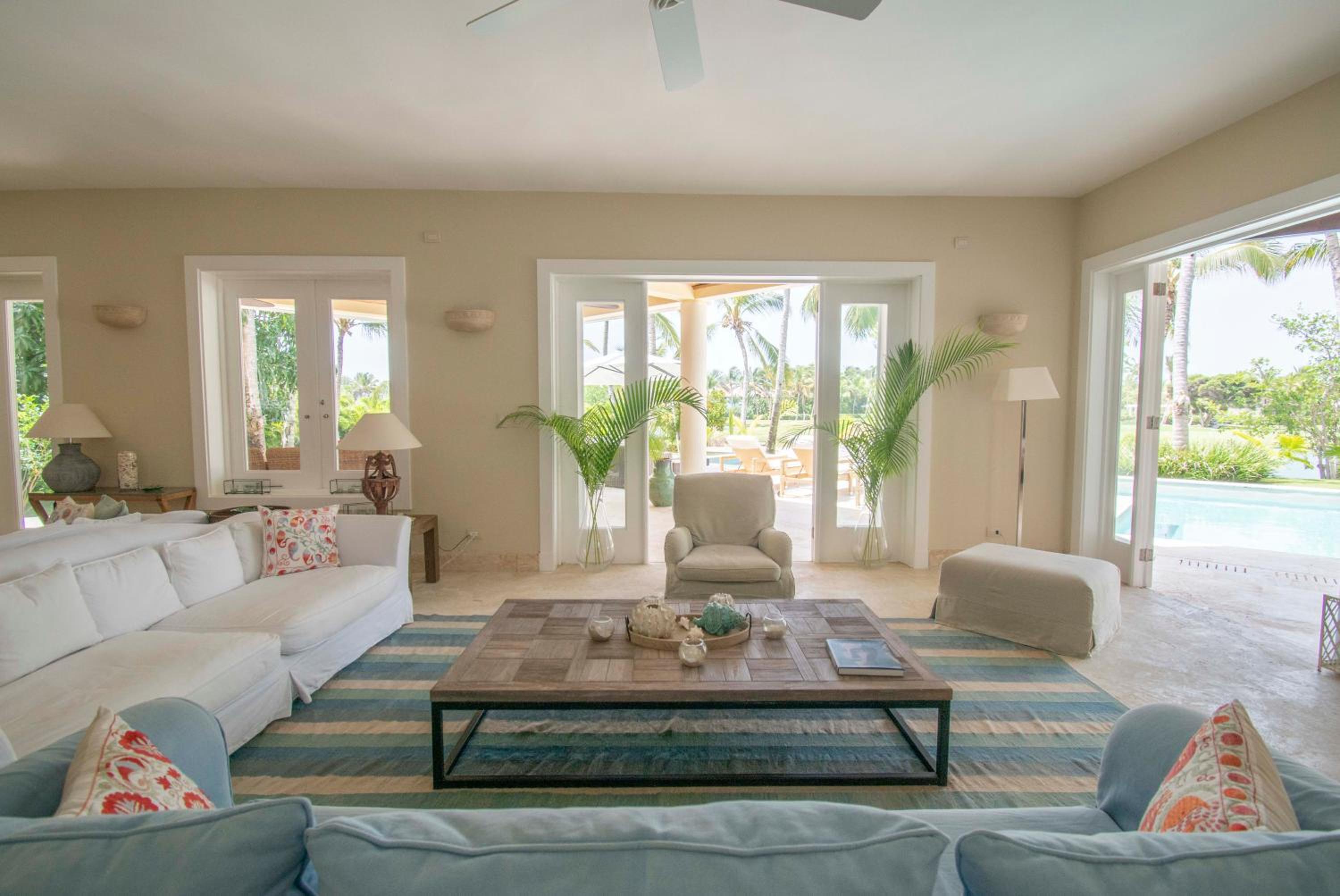 Spacious lake front villa with in-room jacuzzis in luxury golf and beach resort