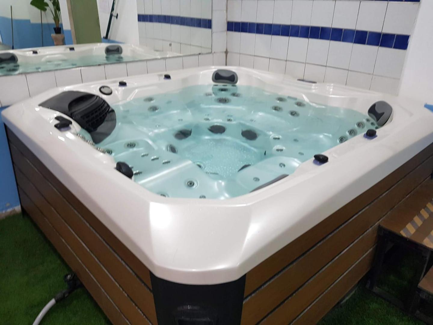 Jacuzzi