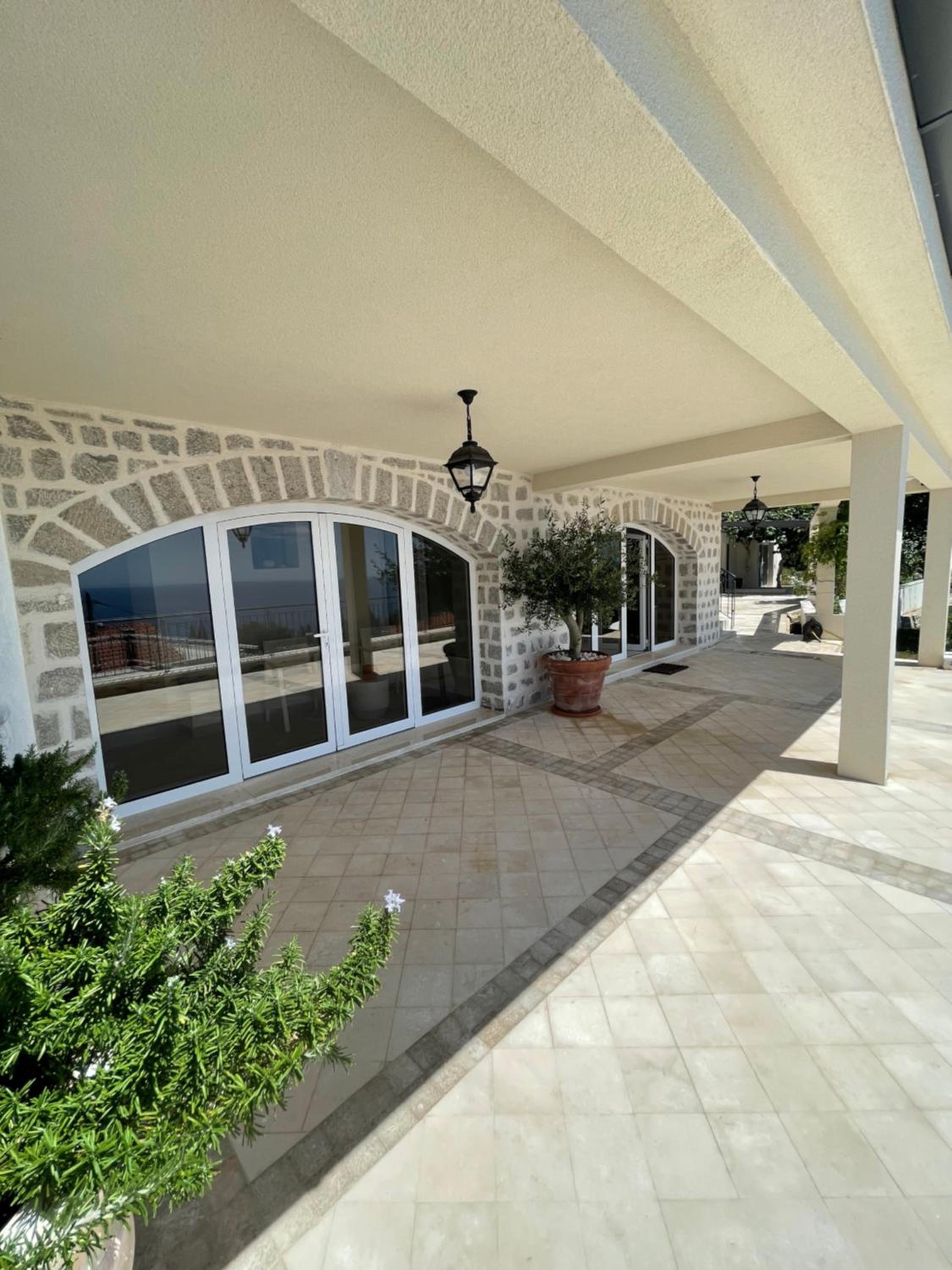 Villa Portico view 4