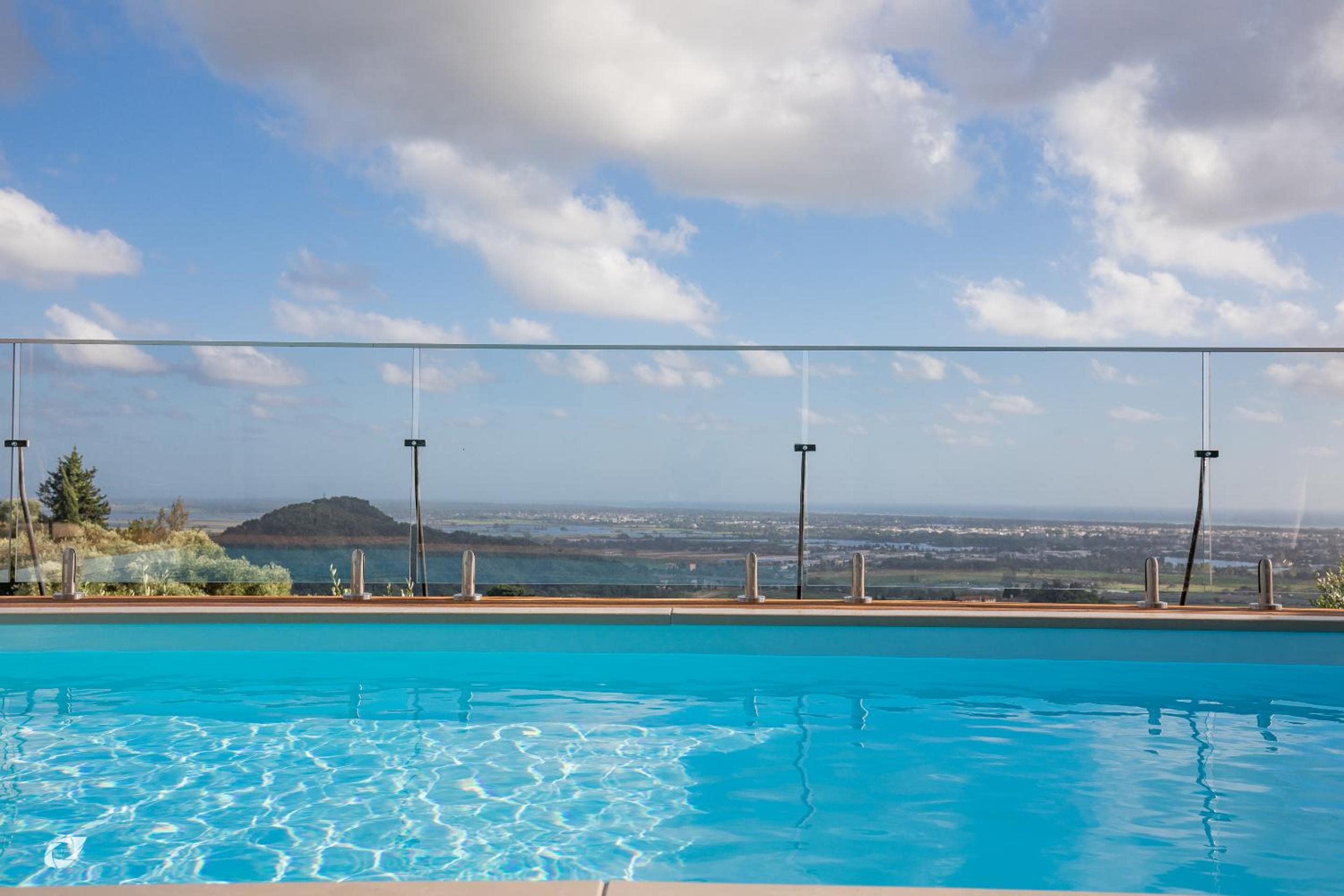 Villa Jasmine con vista mare e piscina