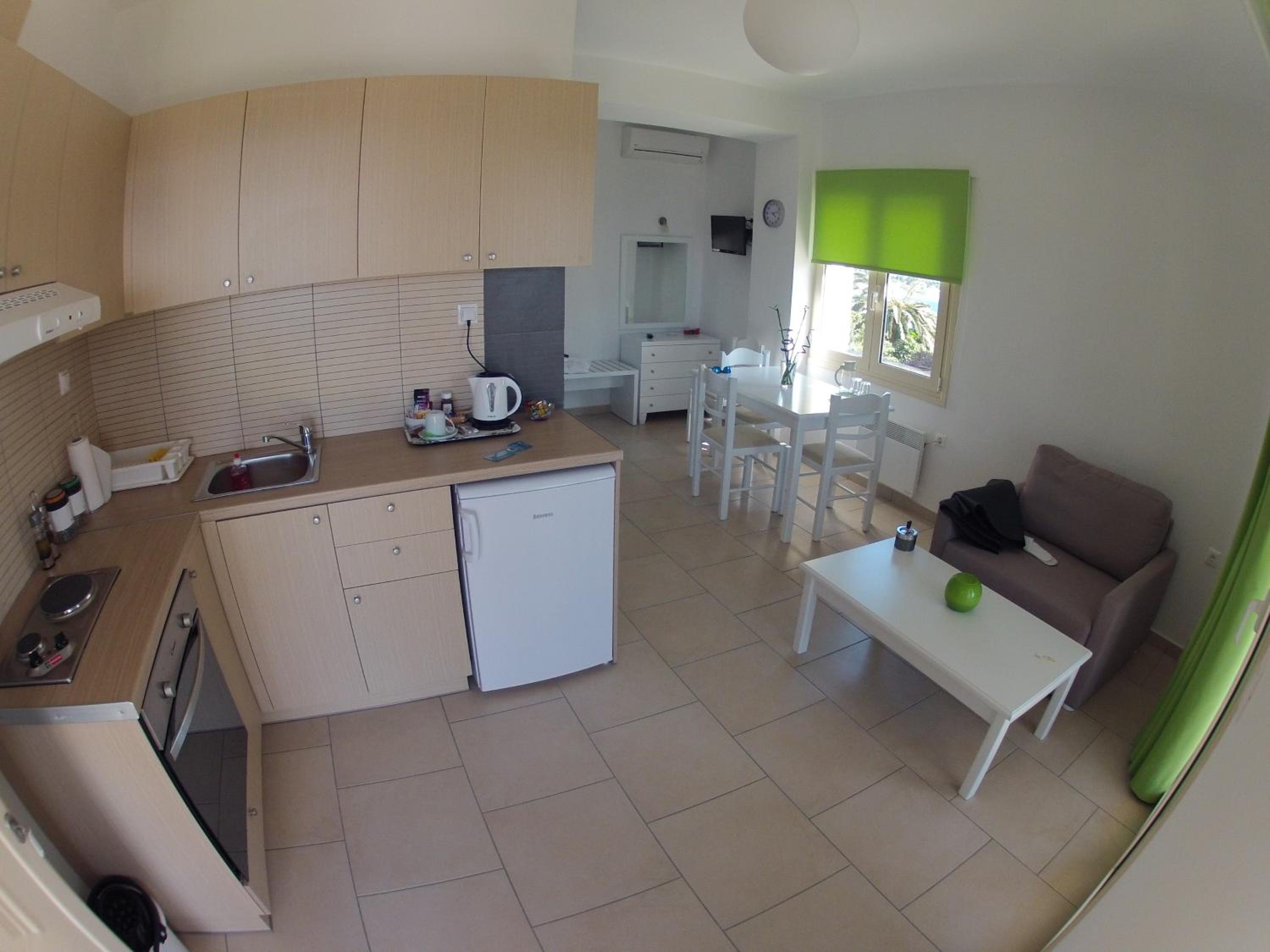 Thea Hotel - Studios & Suites