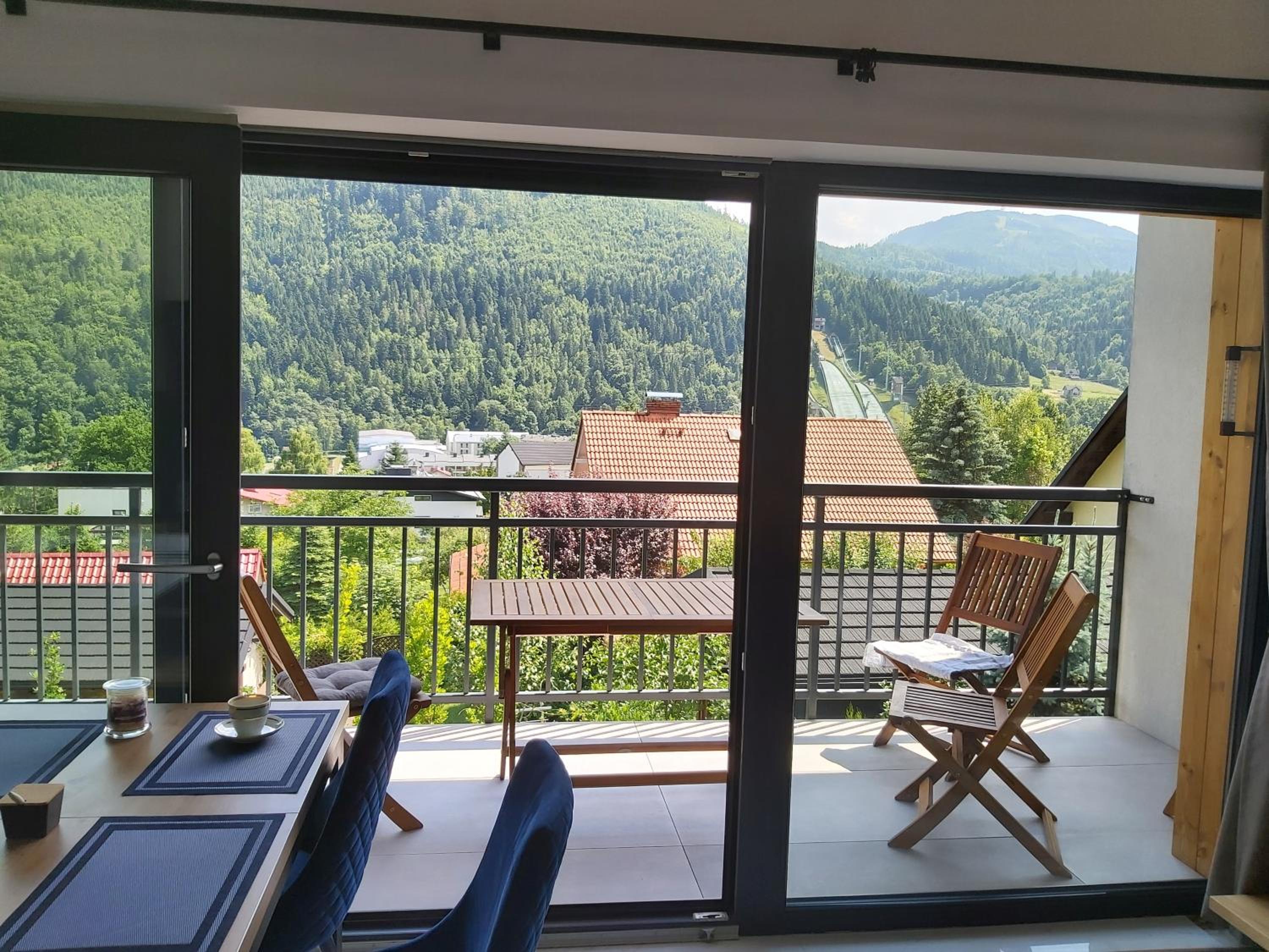 Apartament Marmurowy w Szczyrku z widokiem na góry z dostępem do sauny i jacuzzi, dwa miejsca parkingowe
