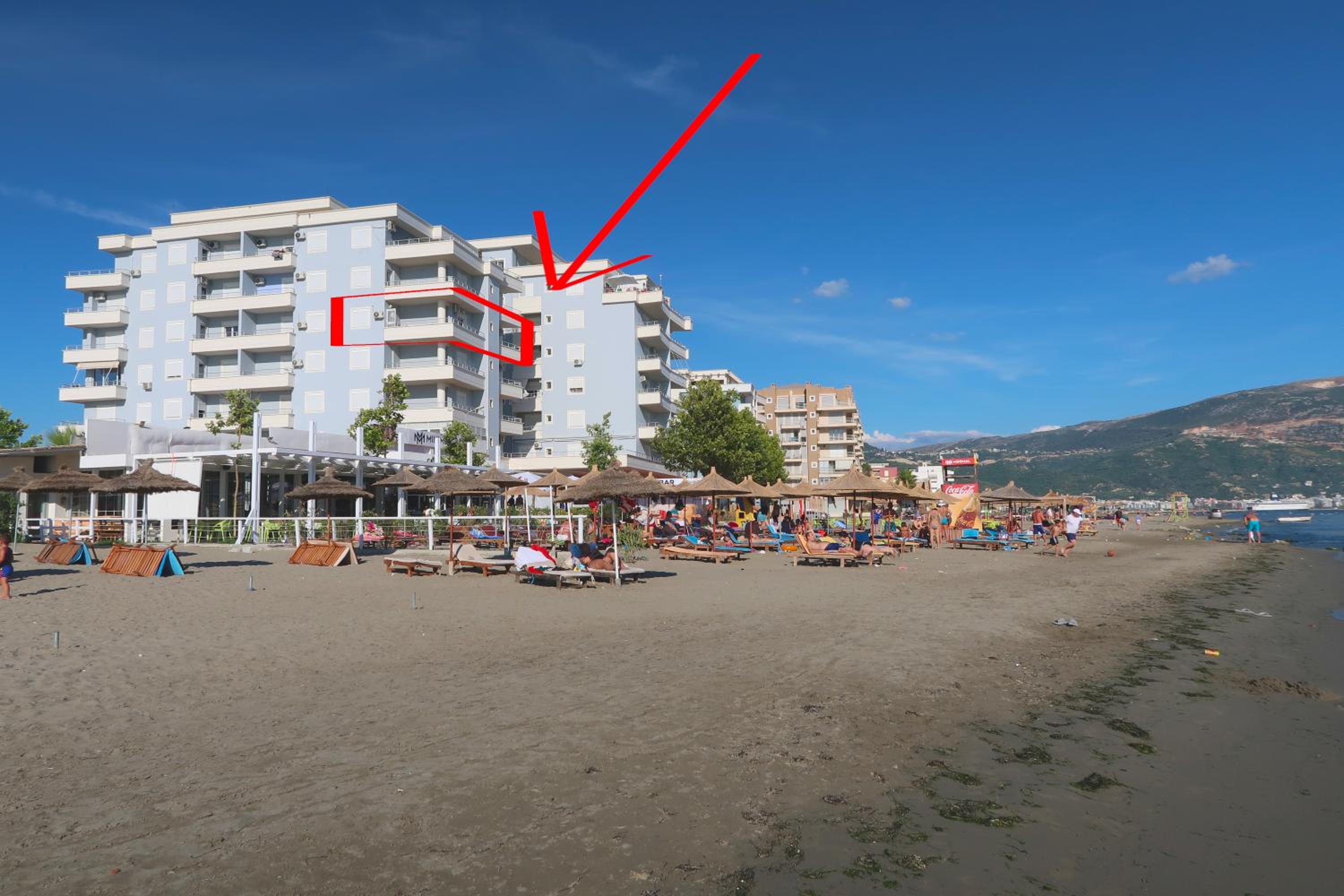 On the Beach (literally) stylish apartment with free P