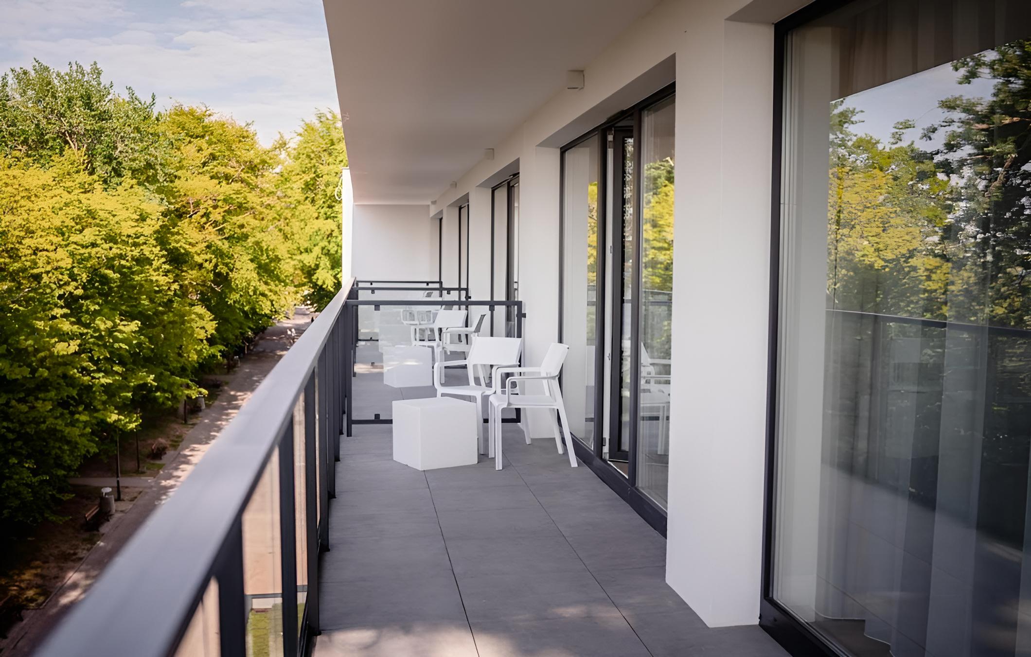 balcony