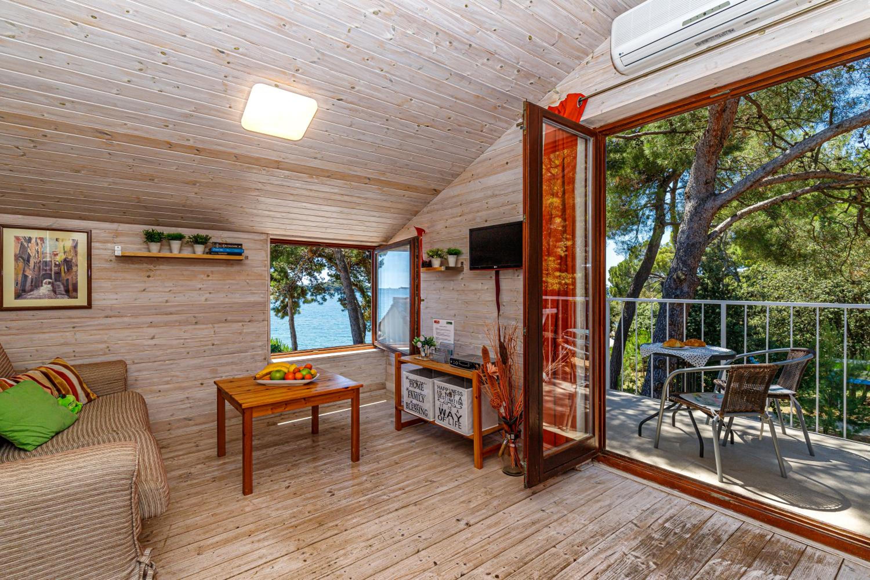 Al Mare Apartments