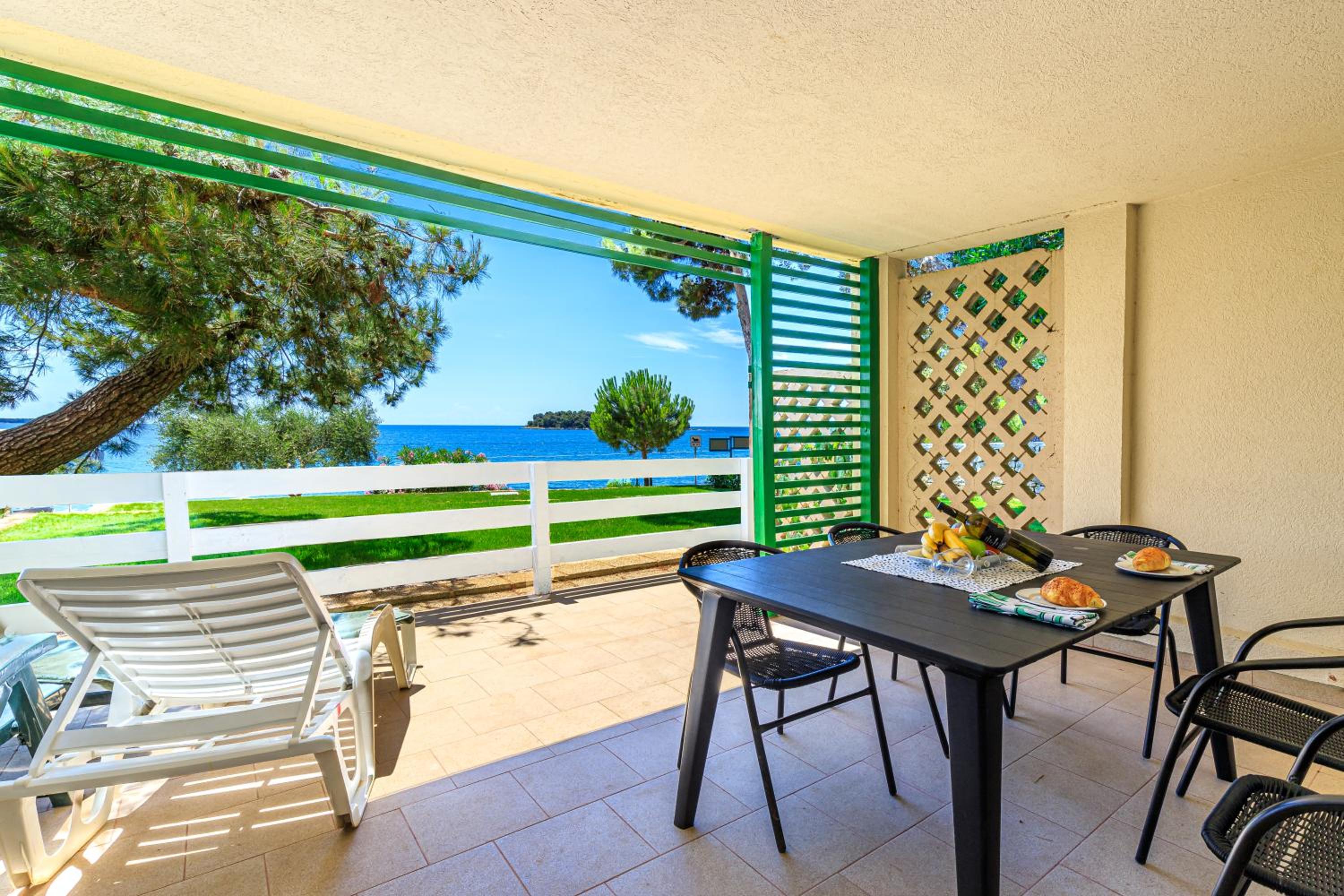 Al Mare Apartments